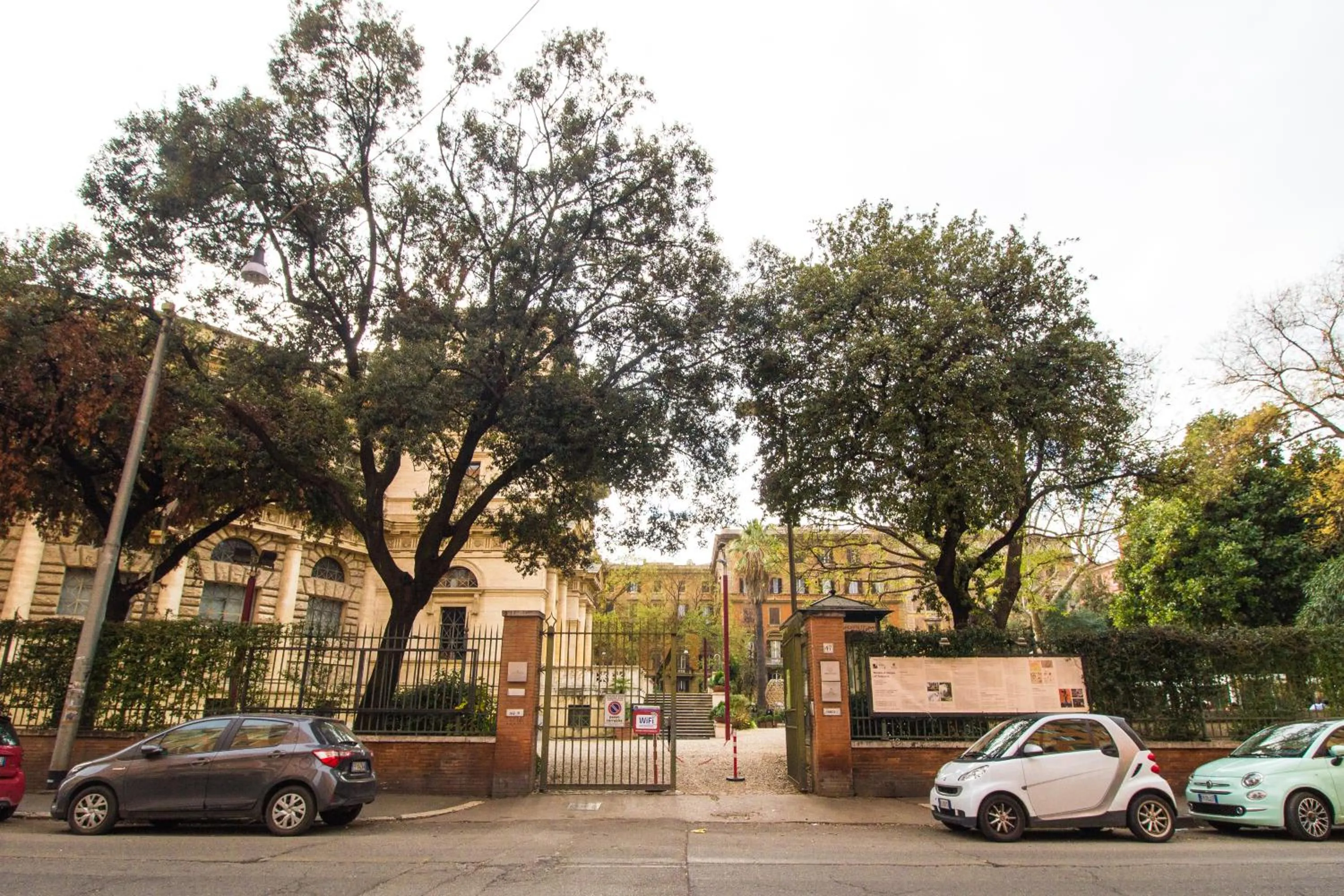 Neighbourhood in Aquarium Termini