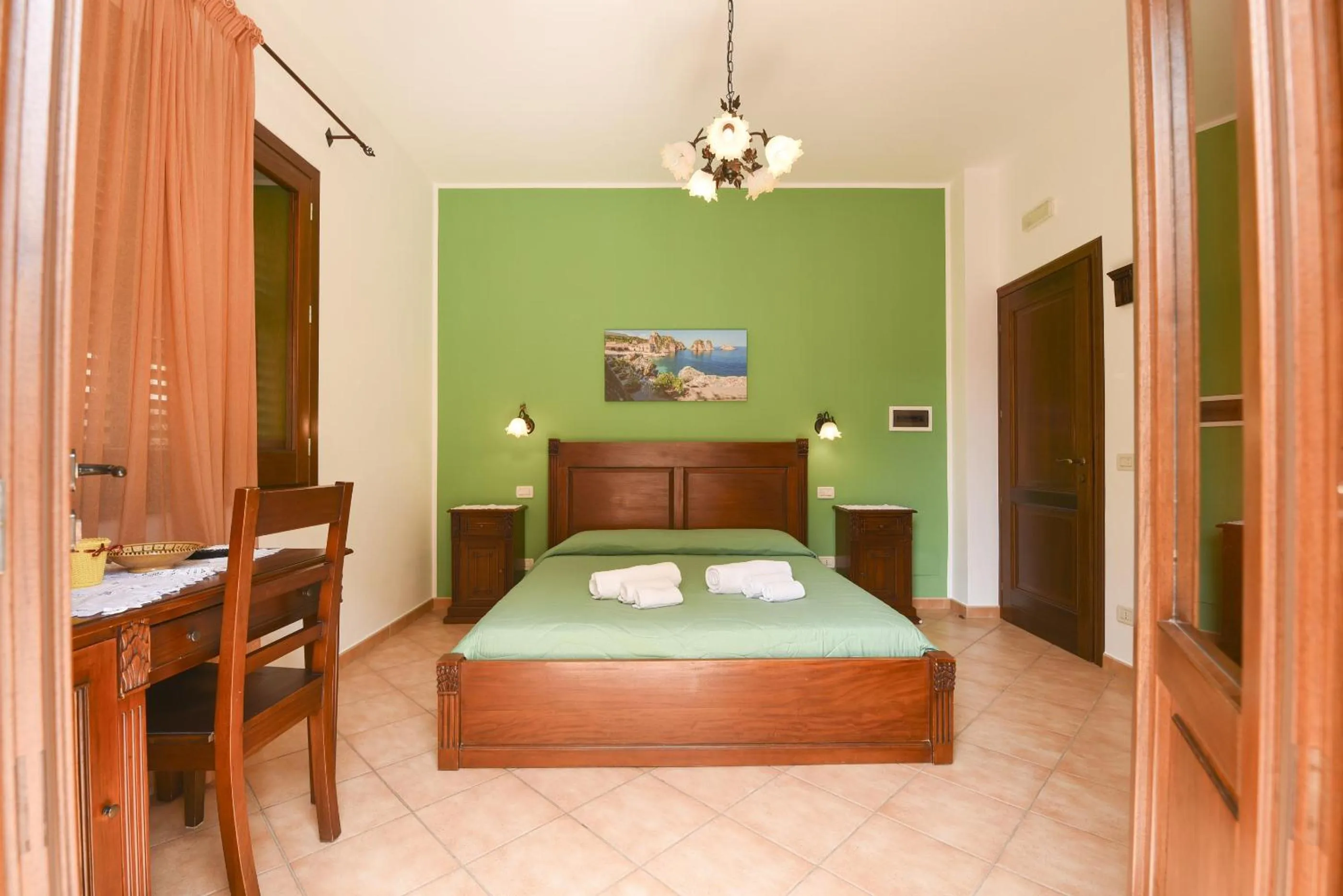 Photo of the whole room, Bed in Aurora Castelluzzo