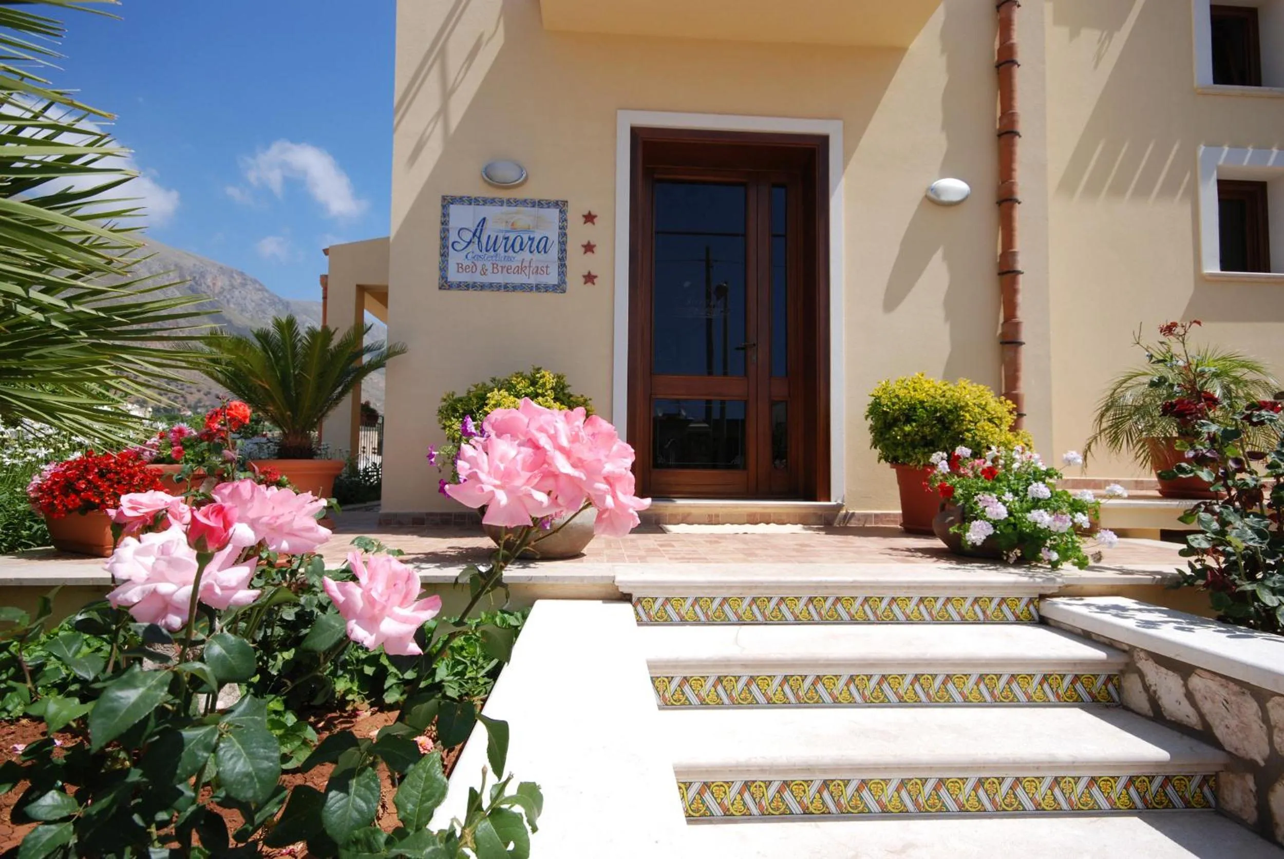 Facade/entrance in Aurora Castelluzzo