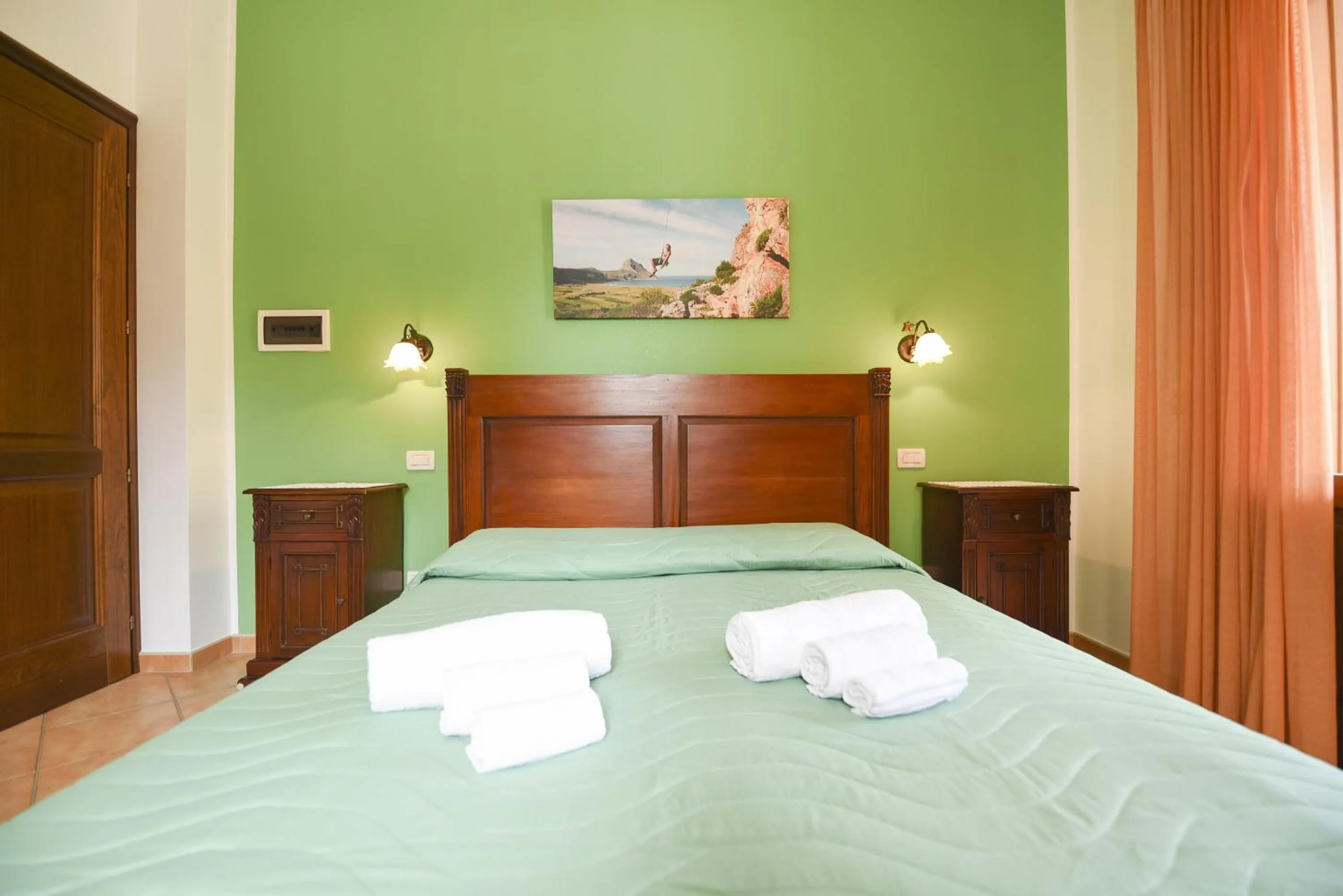 Photo of the whole room, Bed in Aurora Castelluzzo