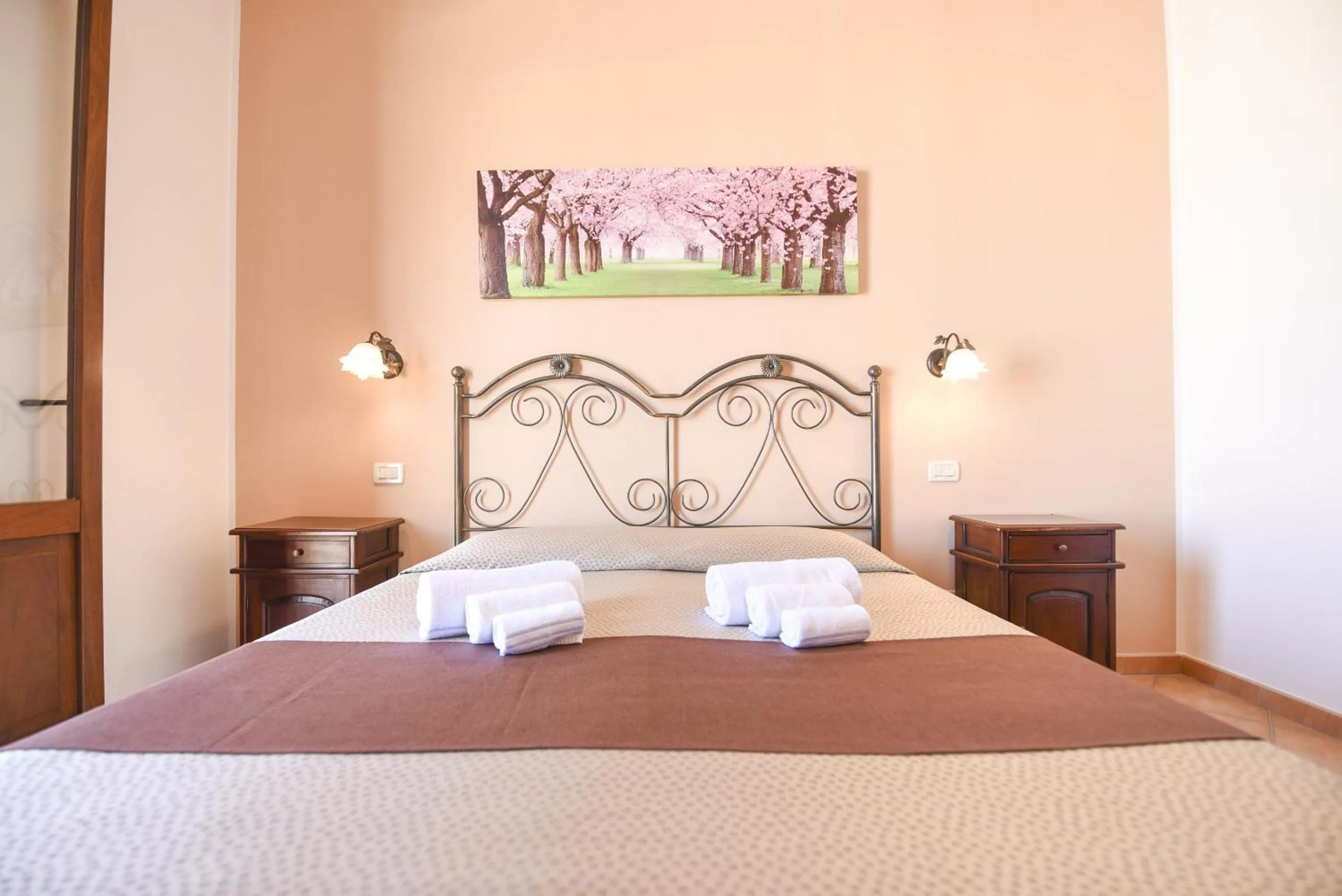 Decorative detail, Bed in Aurora Castelluzzo