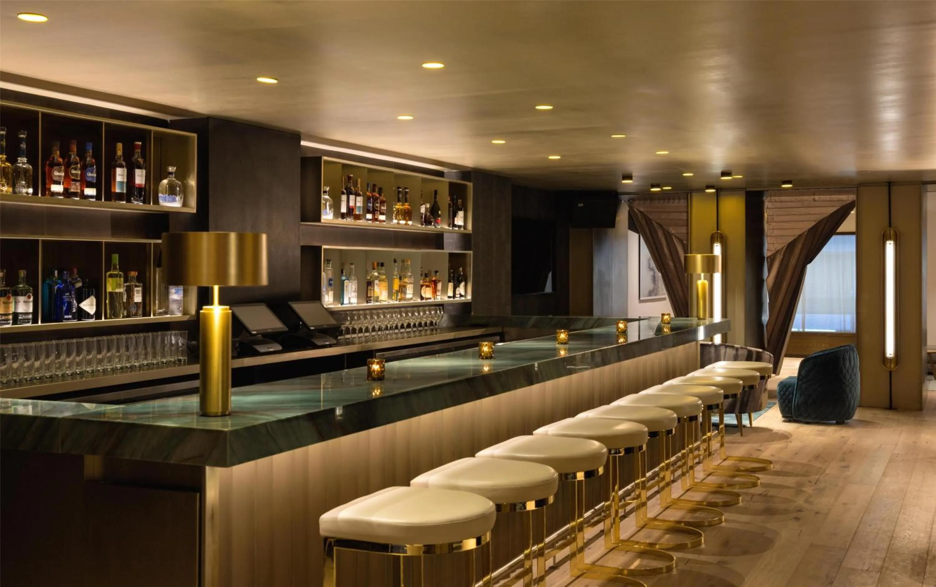 Lounge or bar in The Time New York, part of JdV by Hyatt