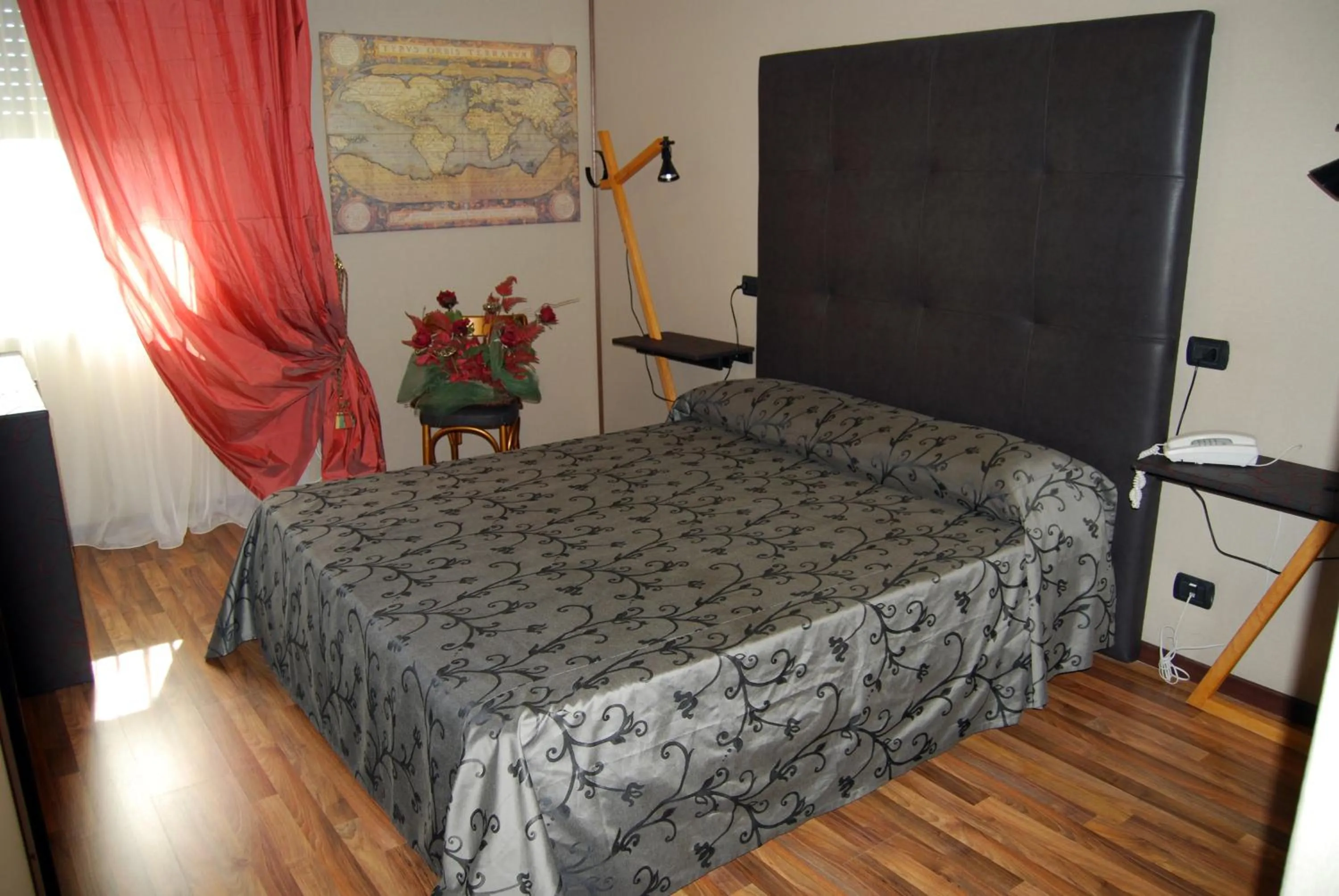 Photo of the whole room, Bed in Hotel Ospite Inatteso