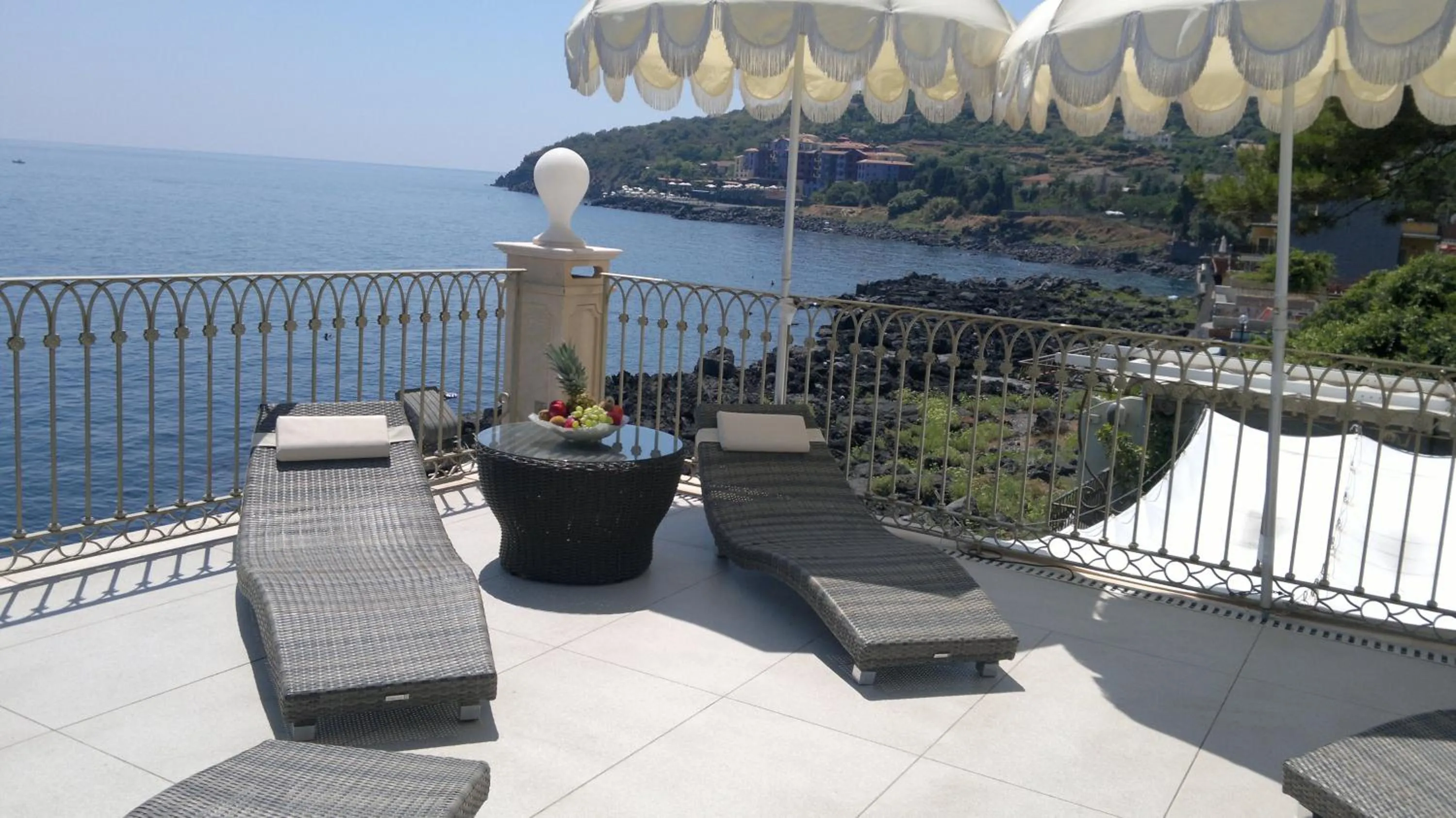 Solarium in B&B Acireale - Il Cavalluccio Marino Fronte Mare