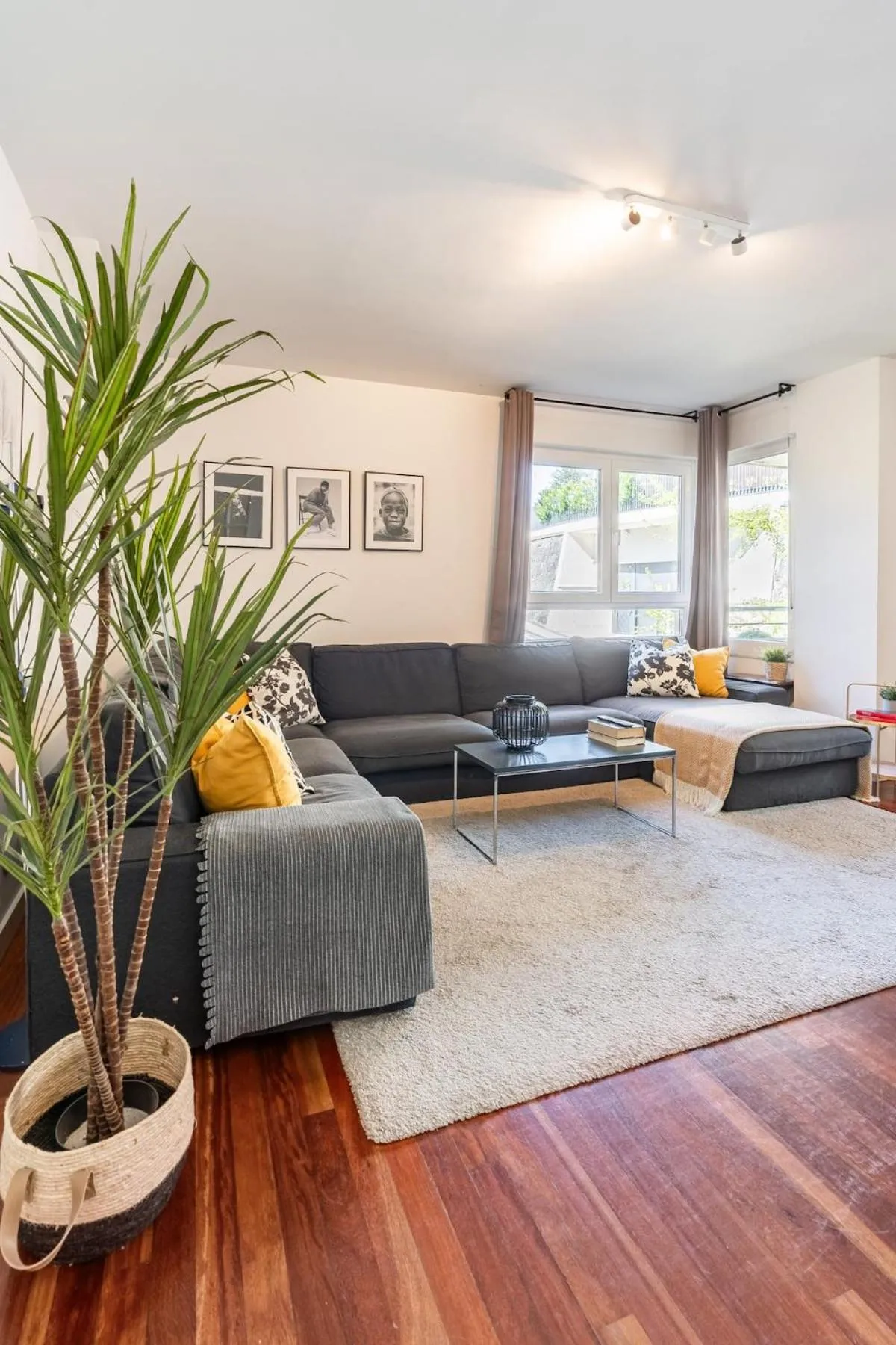 Communal lounge/ TV room in Living BeraBera