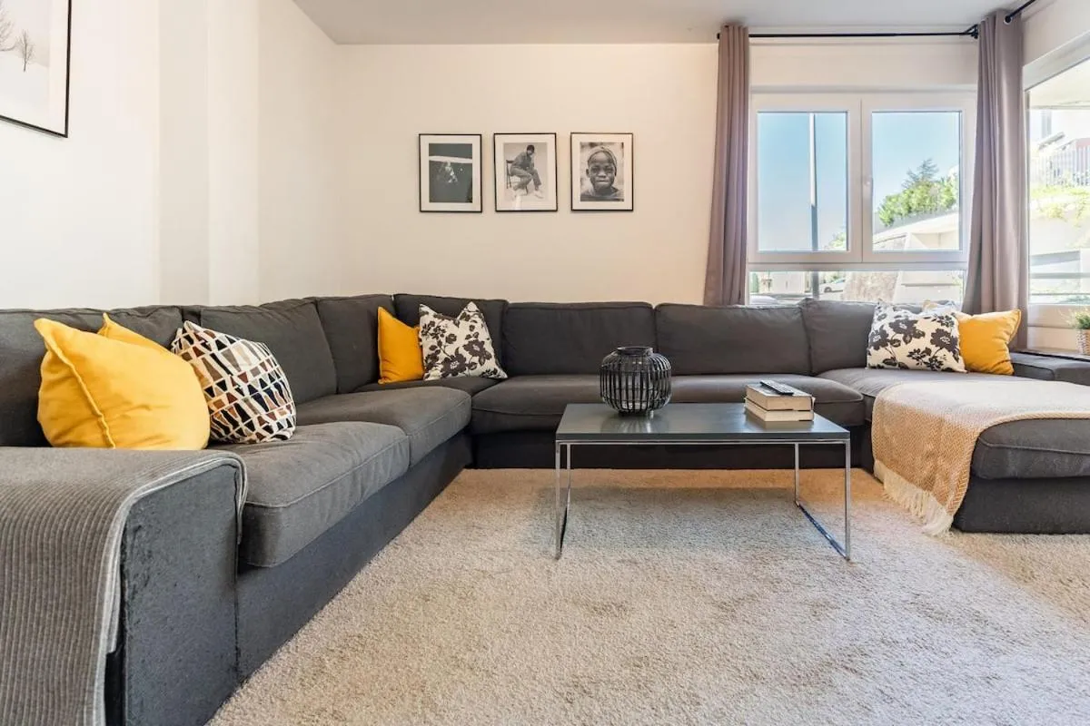 Communal lounge/ TV room in Living BeraBera