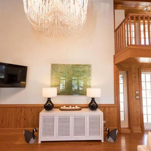 The Burrus House Inn Waterfront Suites