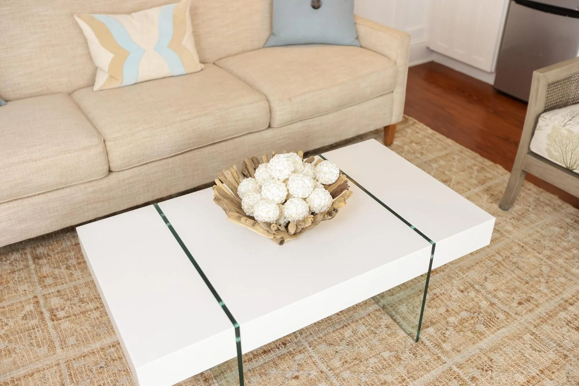 The Burrus House Inn Waterfront Suites