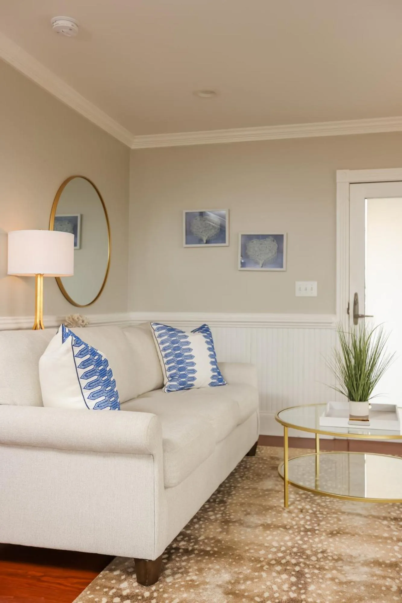 The Burrus House Inn Waterfront Suites