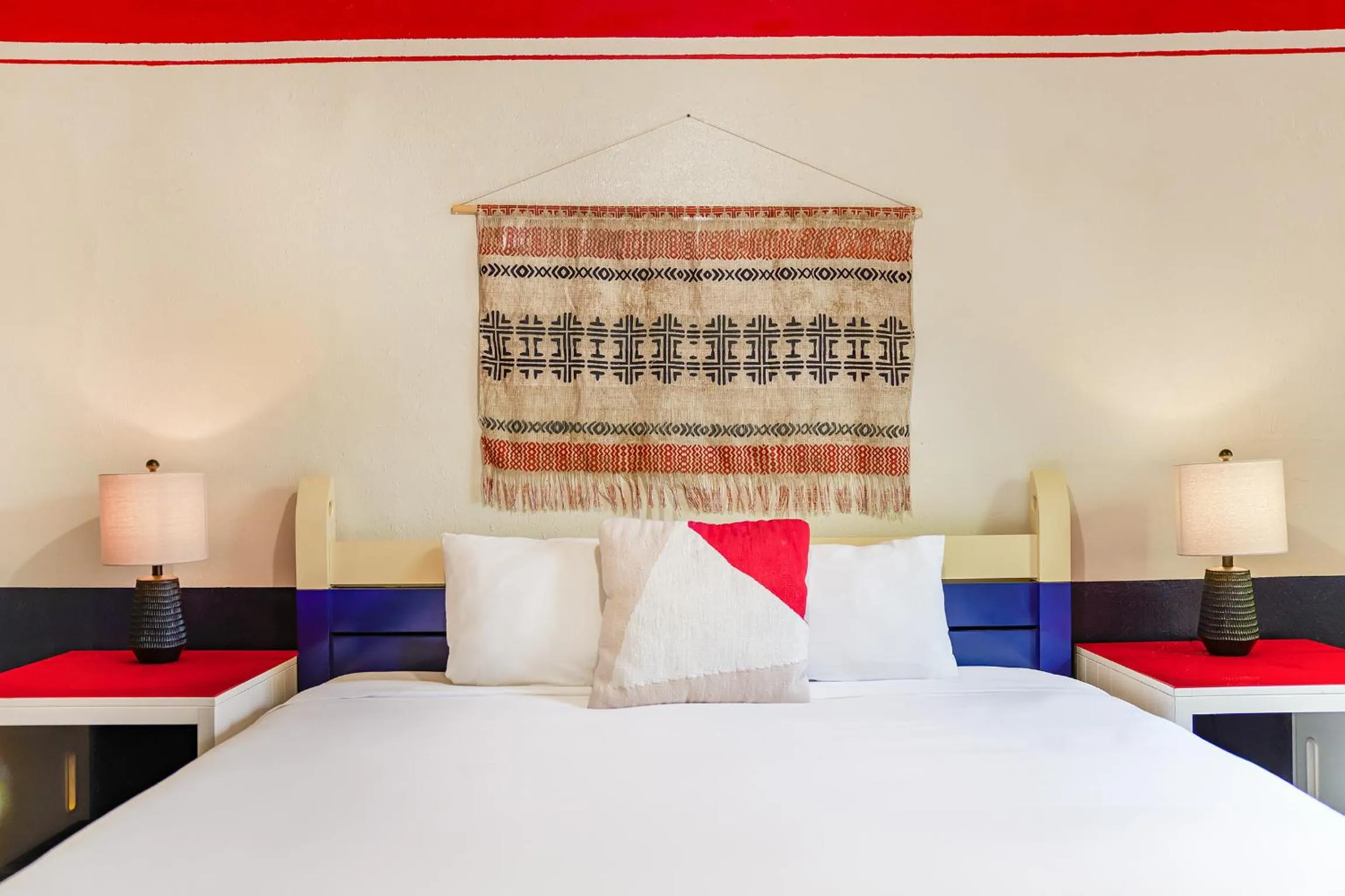 Bed in Freehand Miami