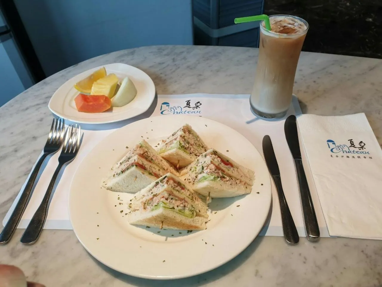 Breakfast in Chateau Villa