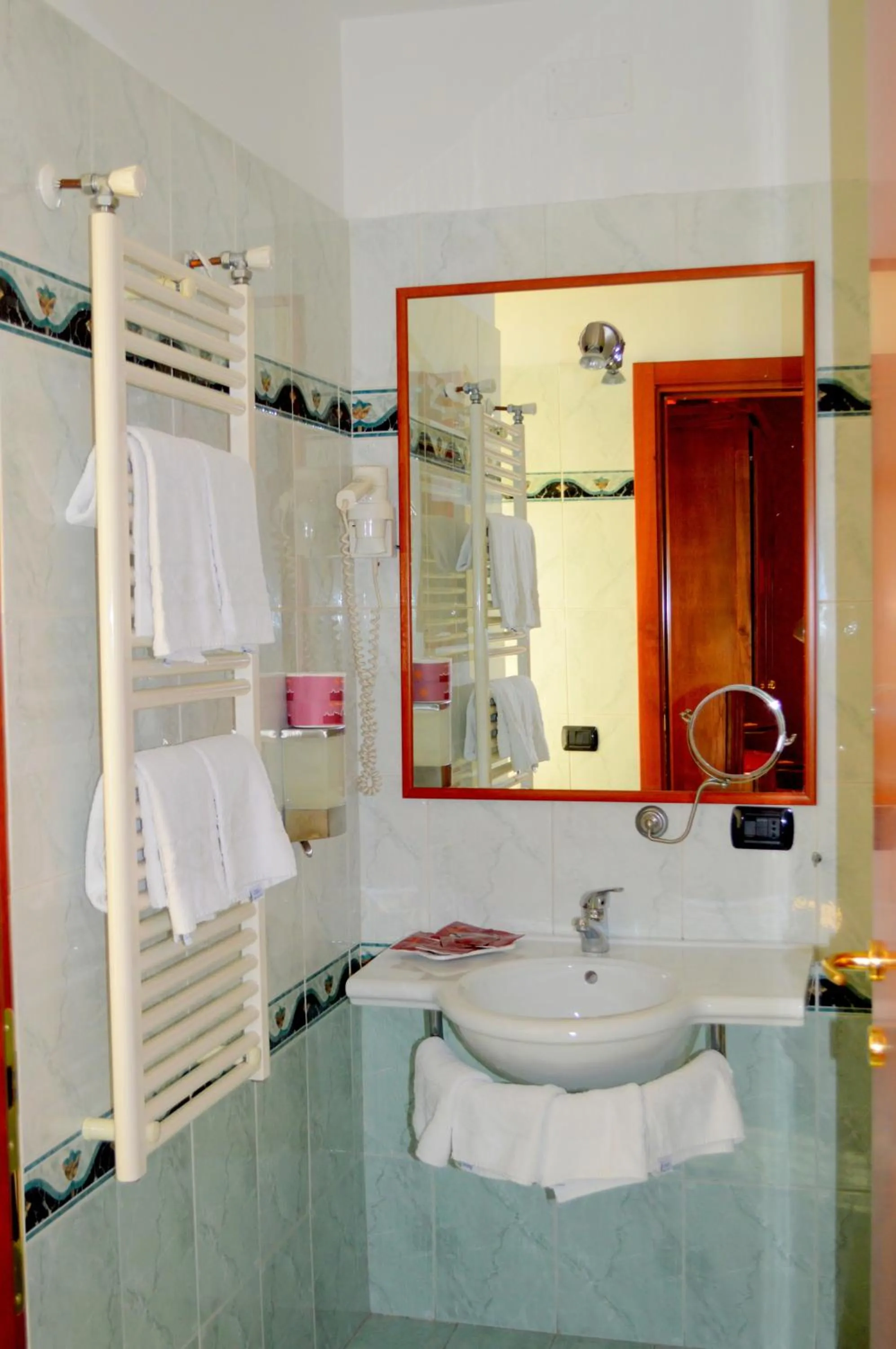 Bathroom in Hotel Shasa