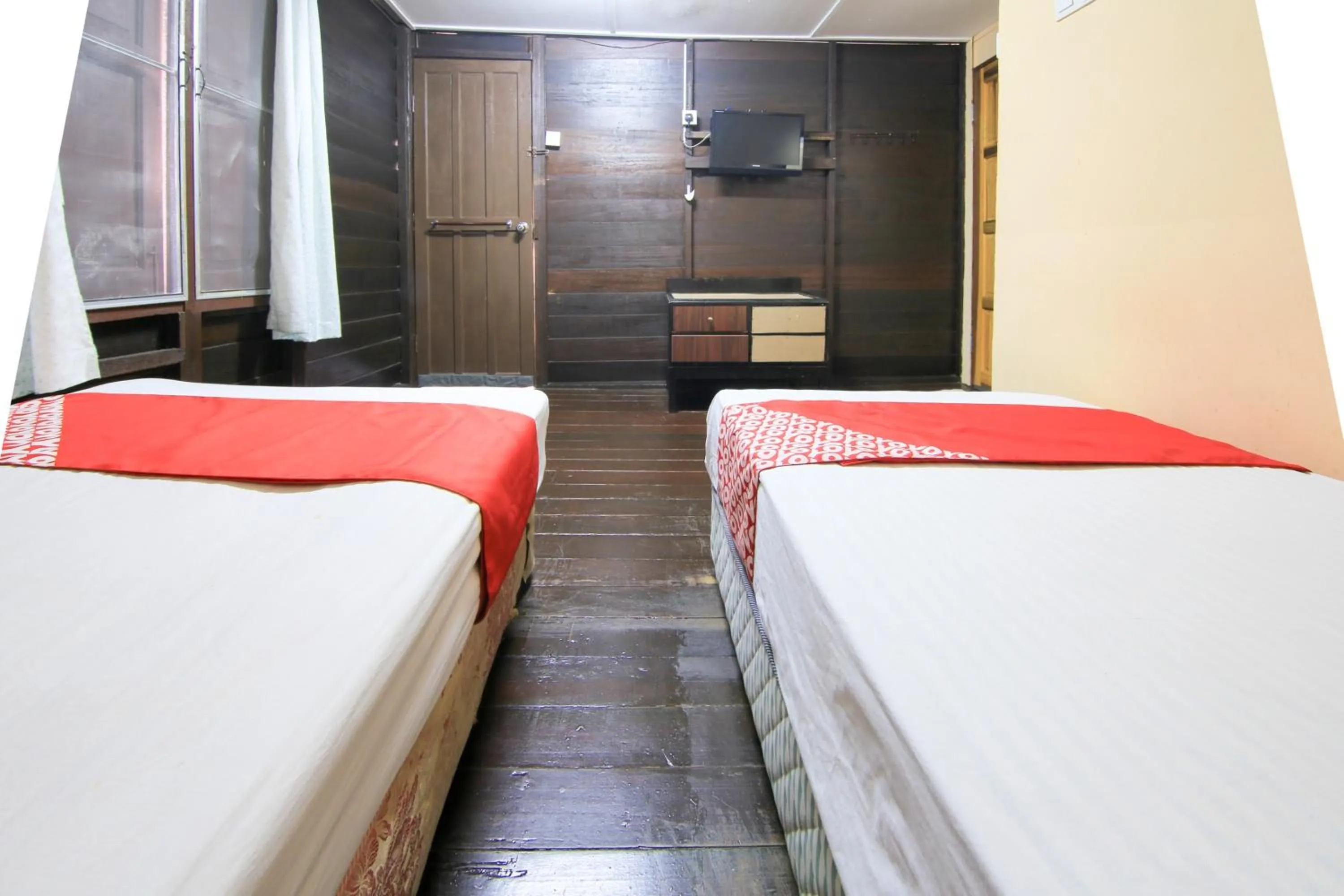 Bedroom, Bed in Hotel O Ombak Inn Chalet