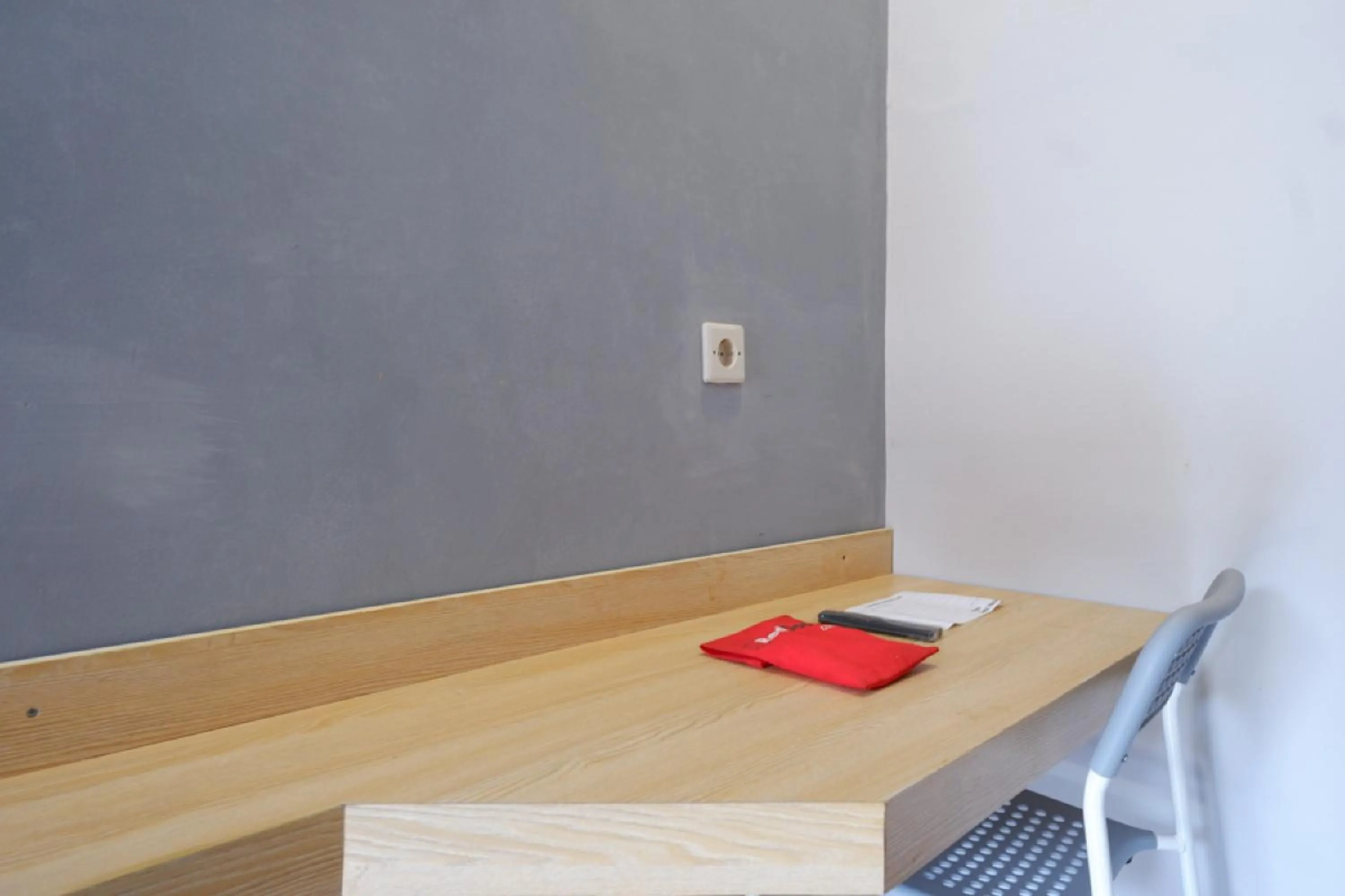 Area and facilities in RedDoorz Syariah near Alun Alun Tegal