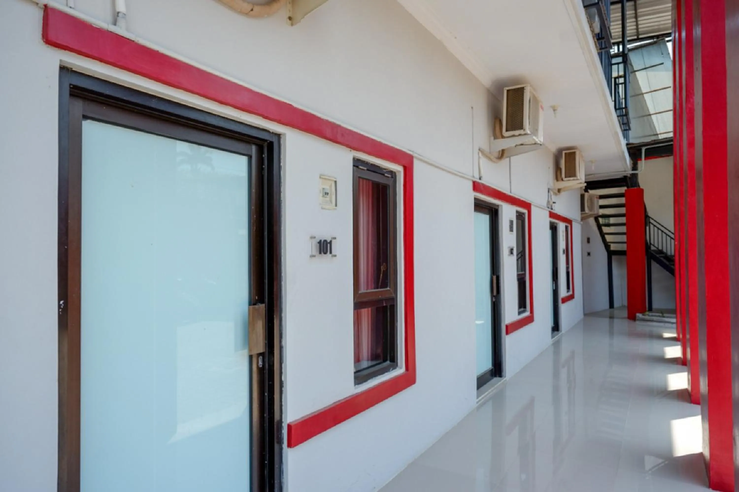 Facade/entrance in RedDoorz Syariah near Alun Alun Tegal