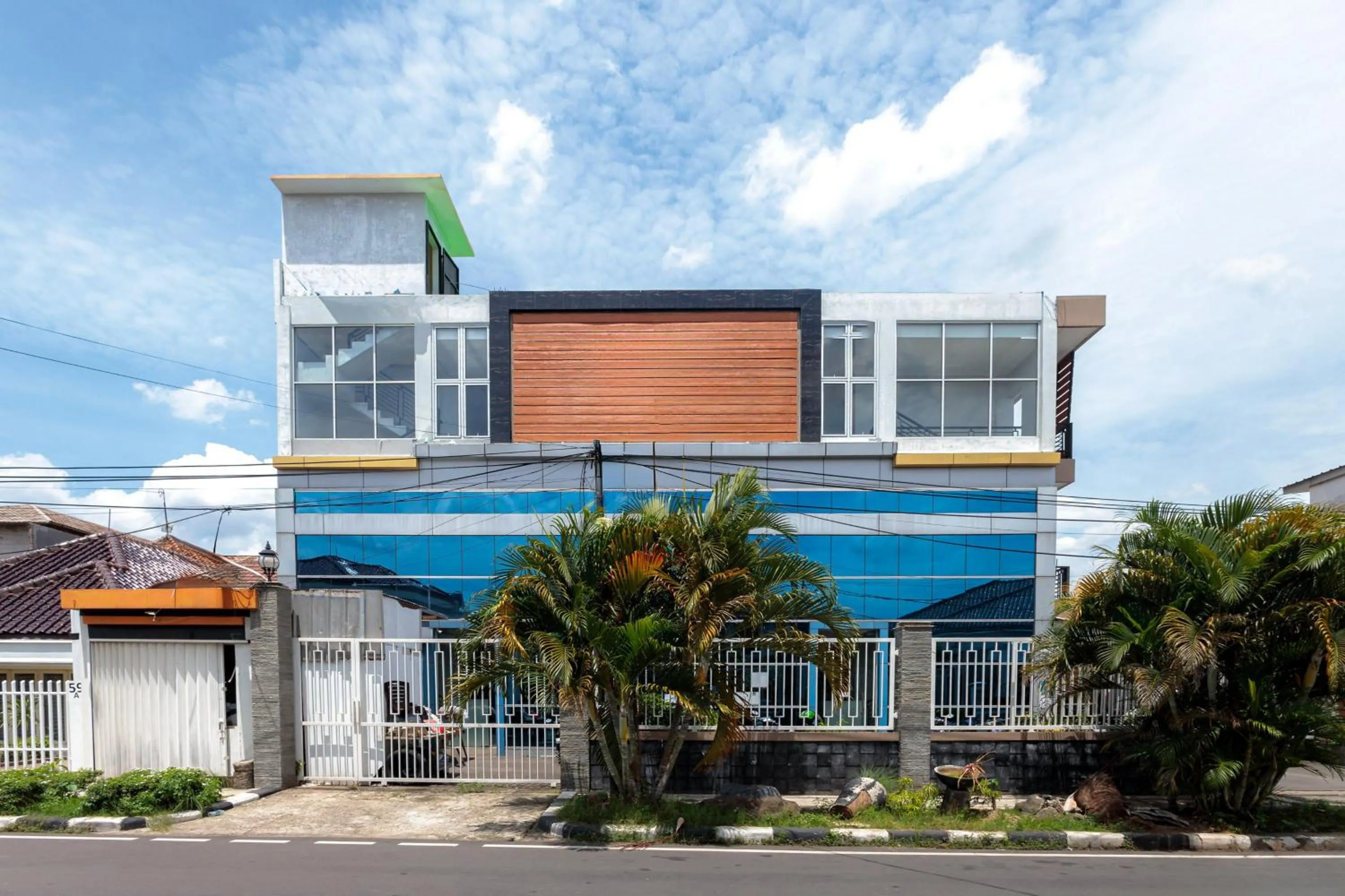 Facade/entrance, Property Building in Super OYO 1524 D' Paseban