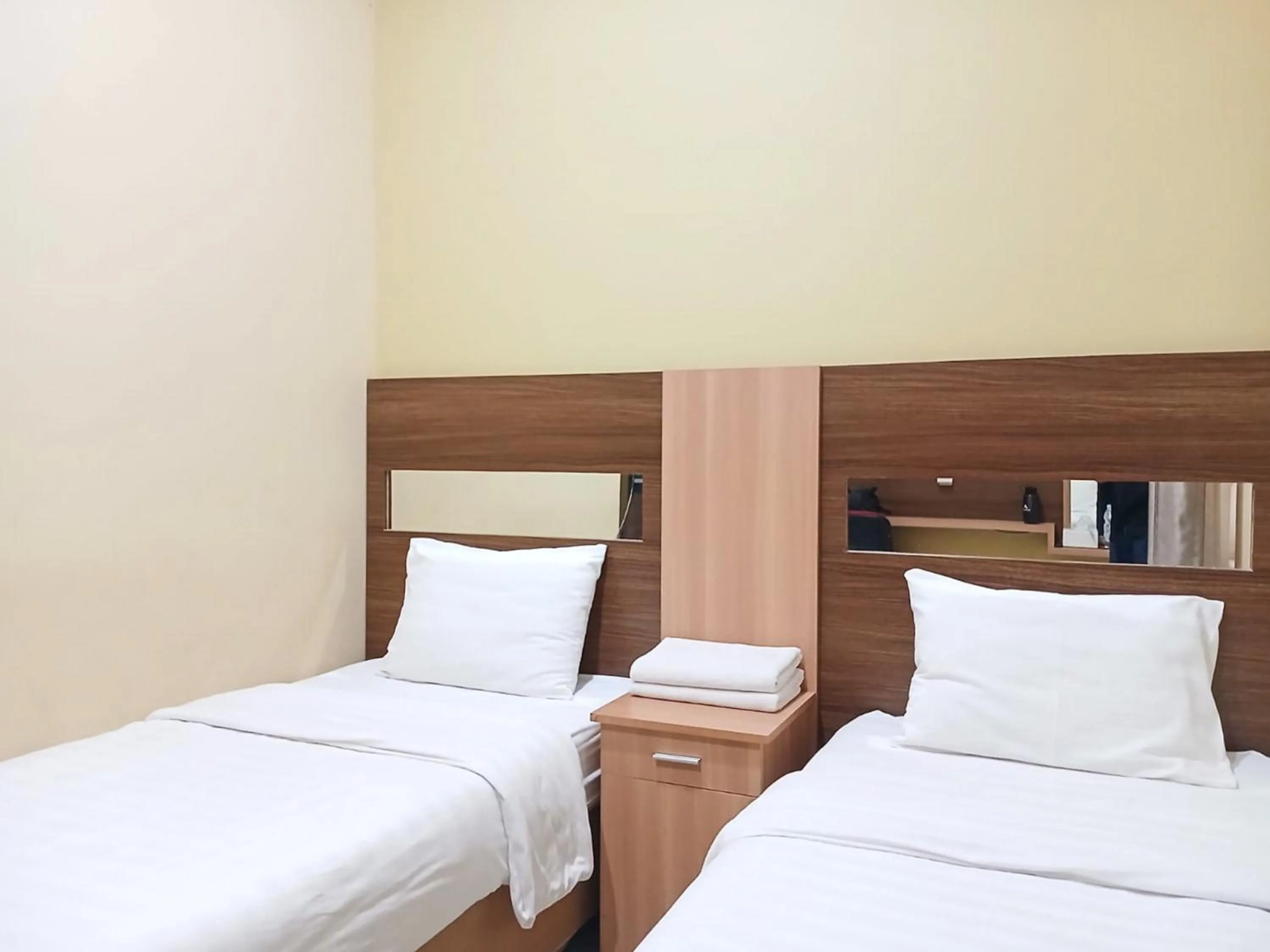 Bedroom, Bed in Shabrina Homestay Syariah Terminal Tirtonadi Solo RedPartner