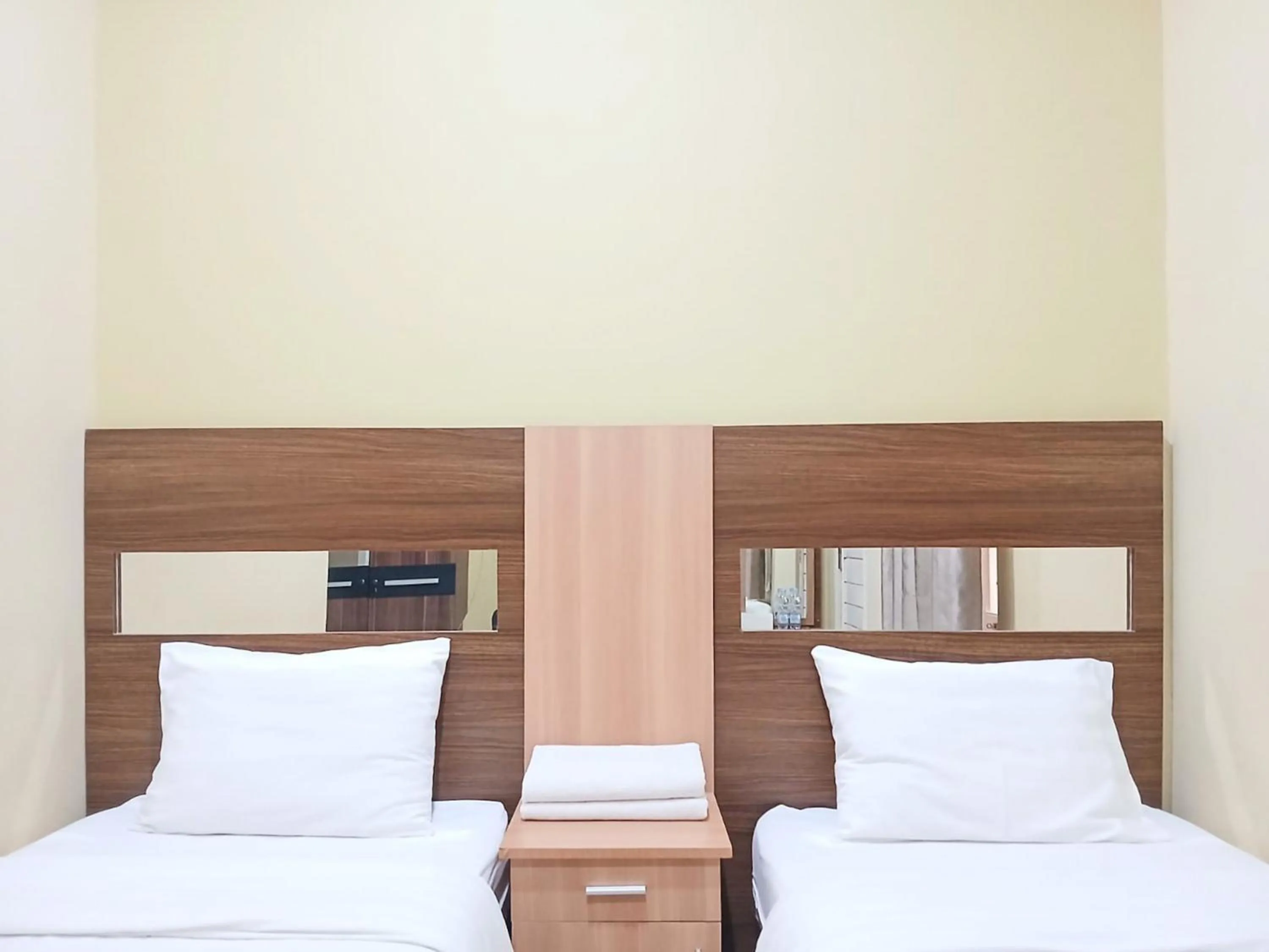 Bedroom, Bed in Shabrina Homestay Syariah Terminal Tirtonadi Solo RedPartner