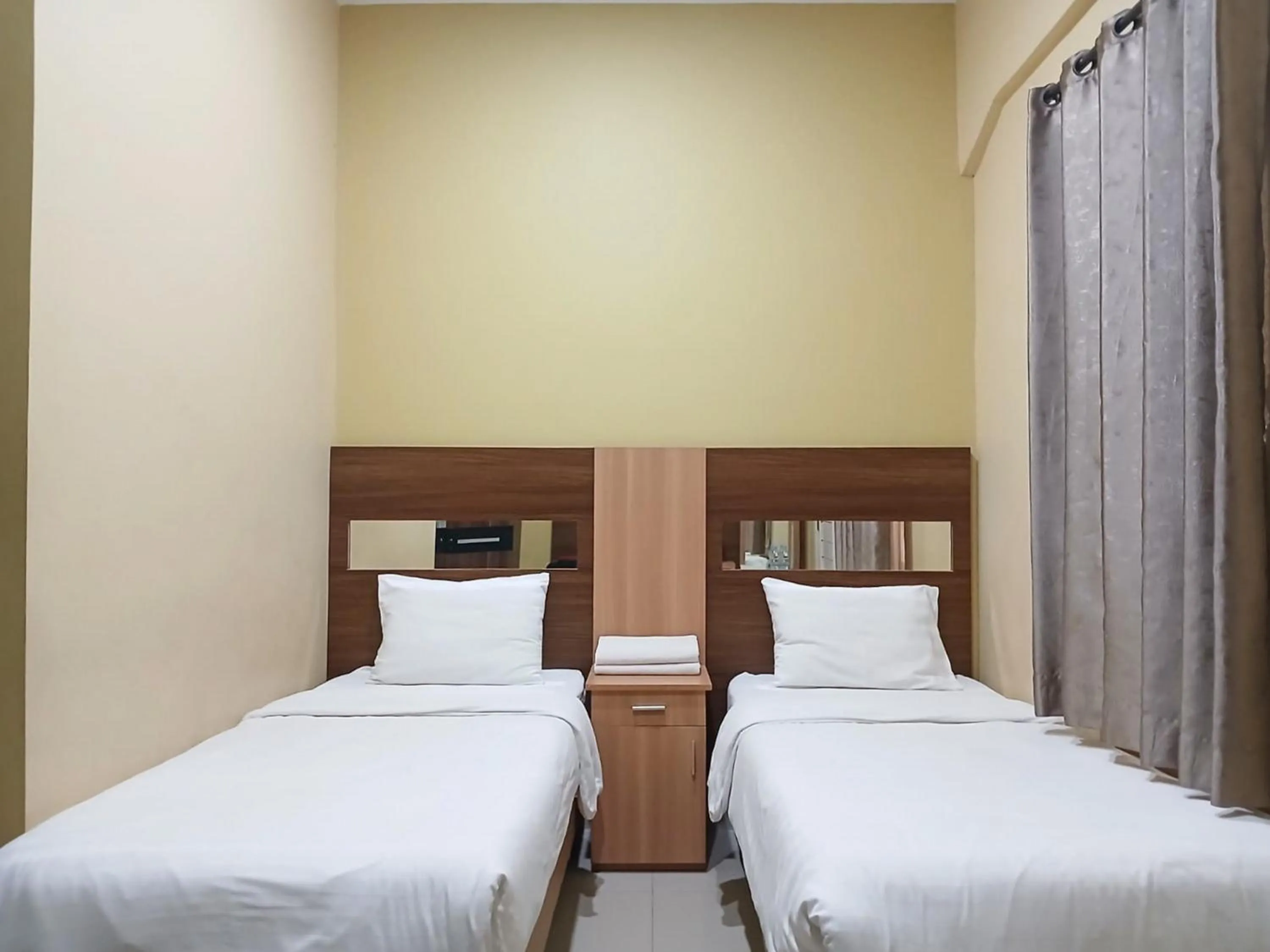 Bedroom, Bed in Shabrina Homestay Syariah Terminal Tirtonadi Solo RedPartner