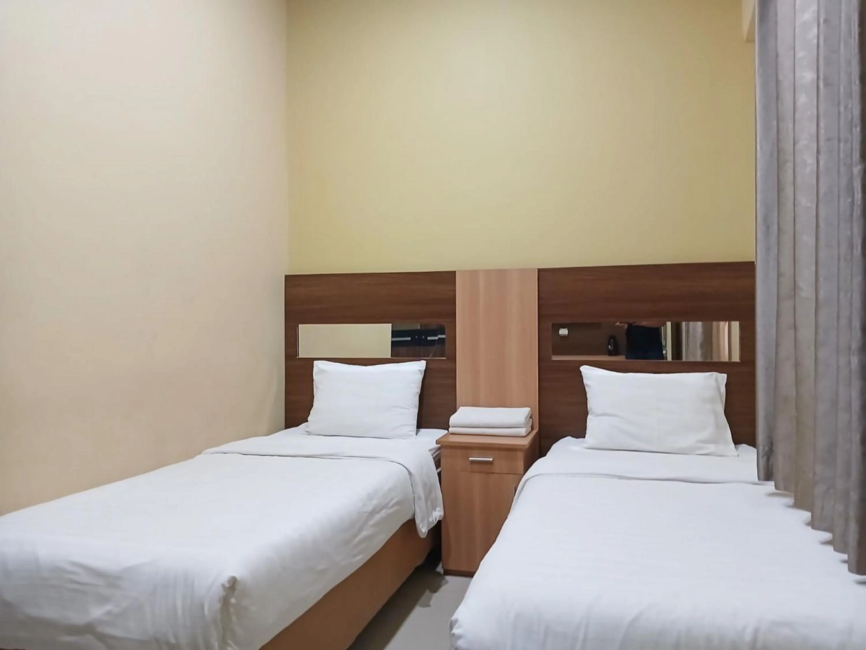 Bedroom, Bed in Shabrina Homestay Syariah Terminal Tirtonadi Solo RedPartner