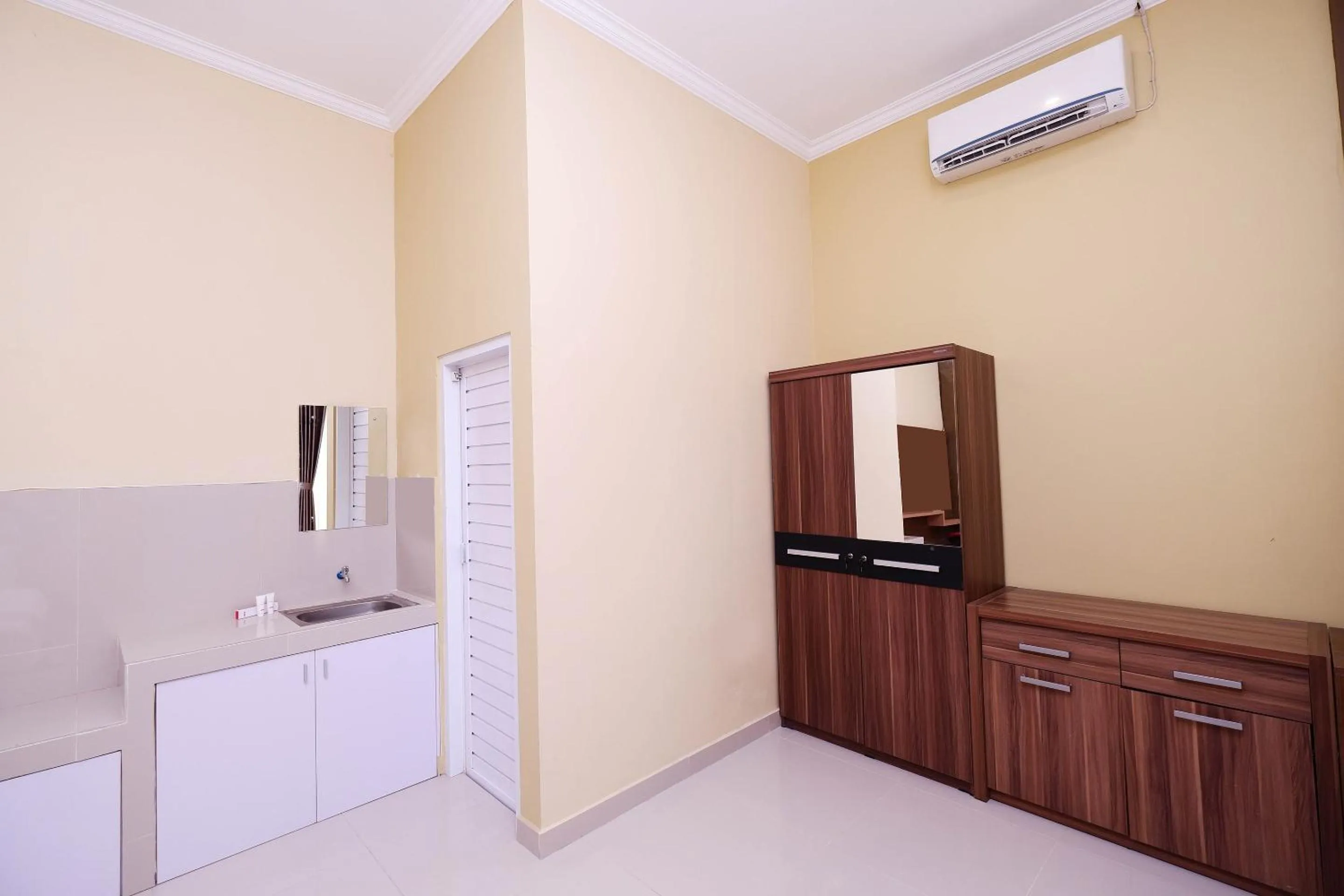 Bedroom in Super OYO 1506 Shabrina 2 Syariah