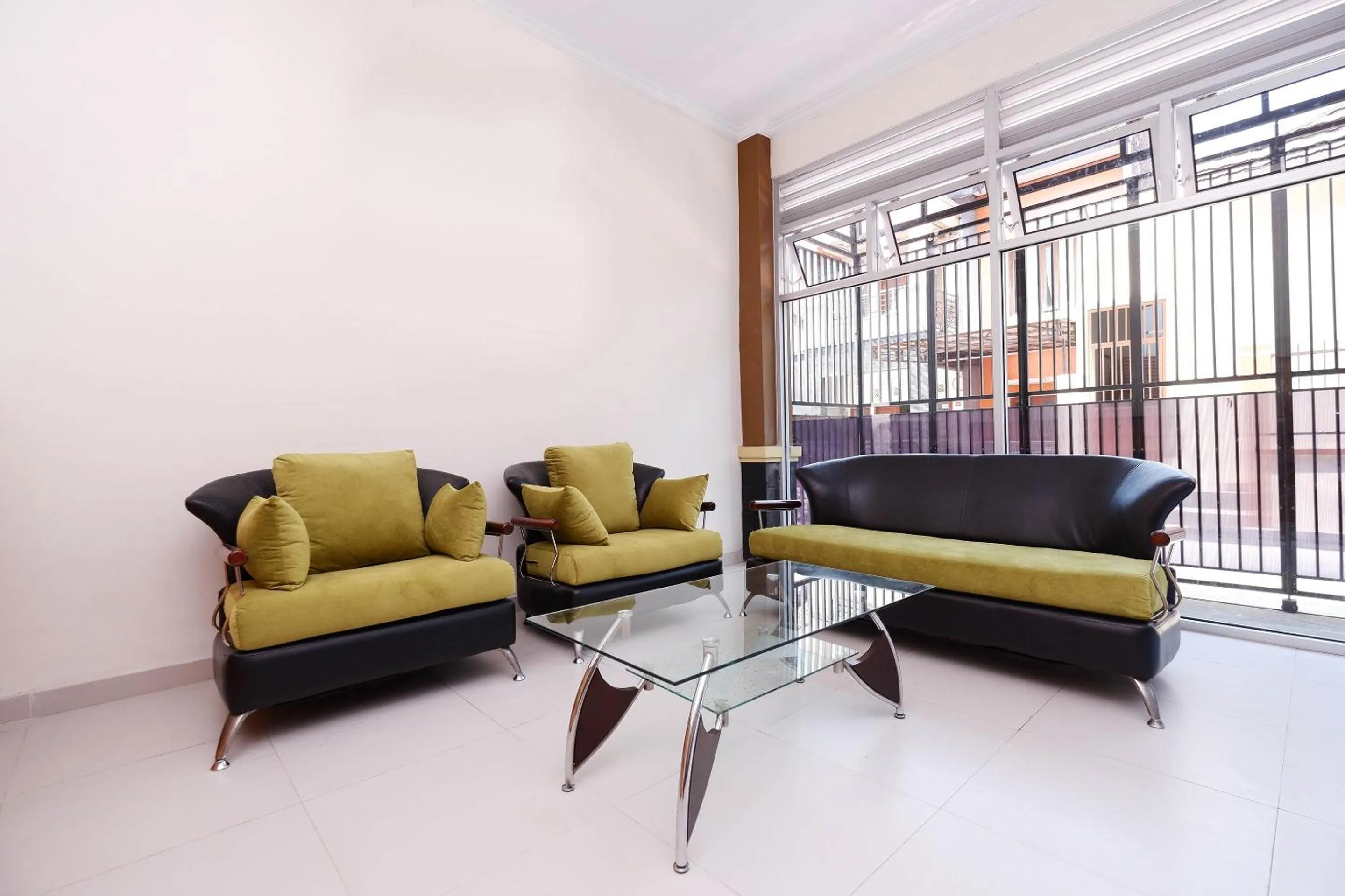 Lobby or reception in Super OYO 1506 Shabrina 2 Syariah