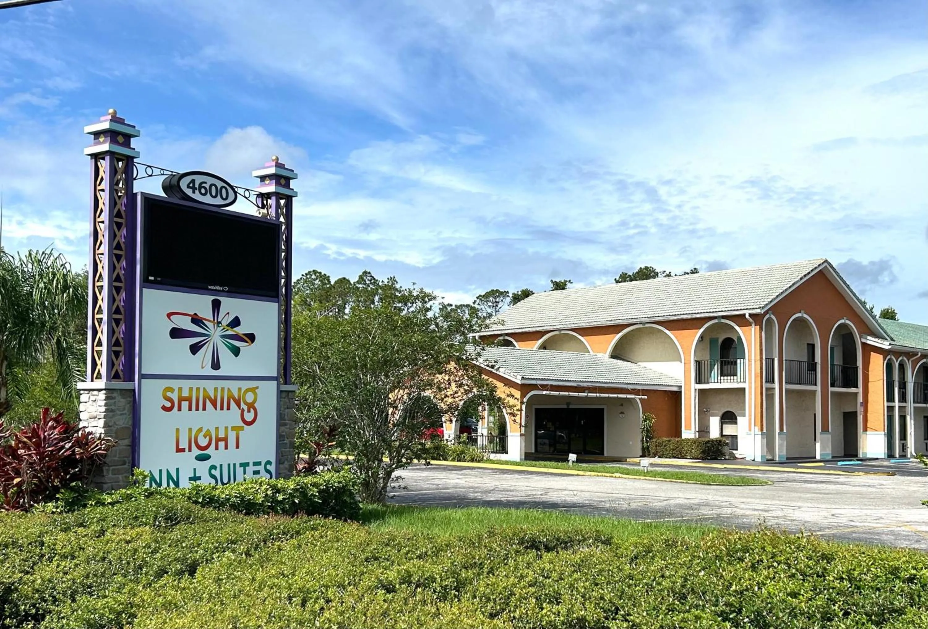 Shining Light Inn & Suites