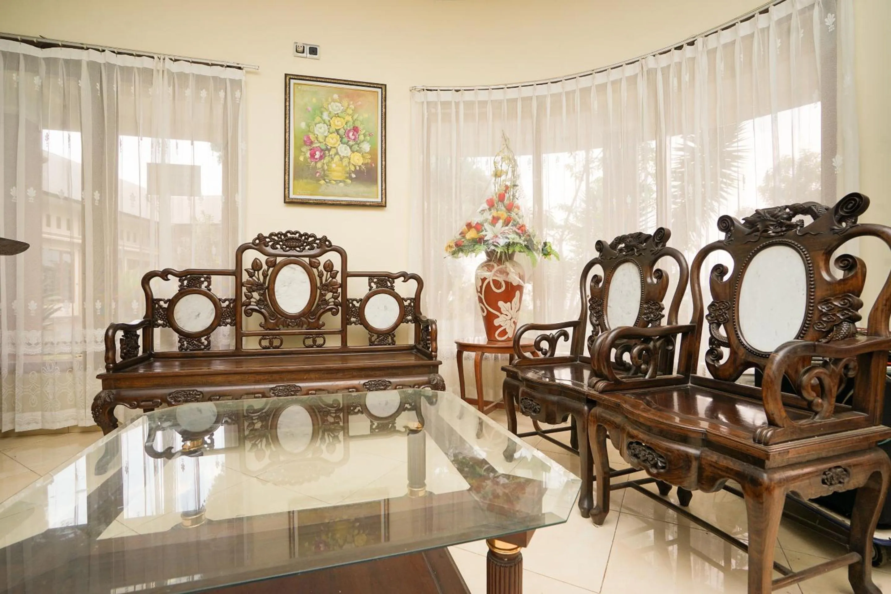 Seating area in Hotel Bumi Bermi Permai near Bermi Eco Park Mitra RedDoorz