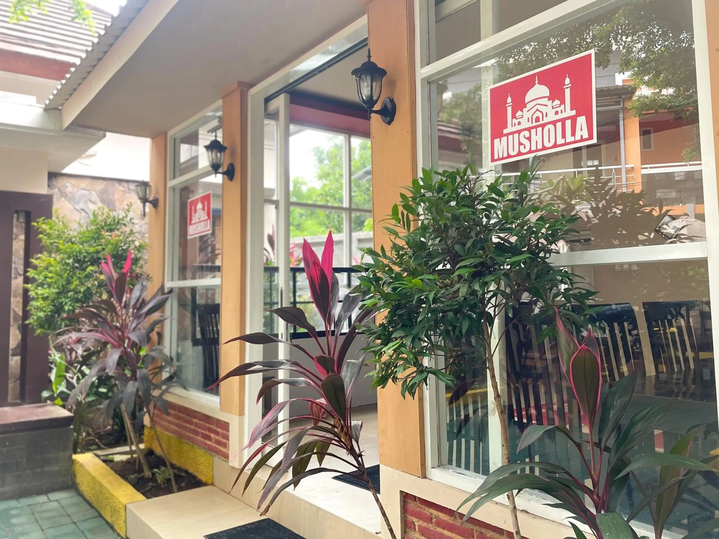 Facade/entrance in Hotel O Kate'el Inn