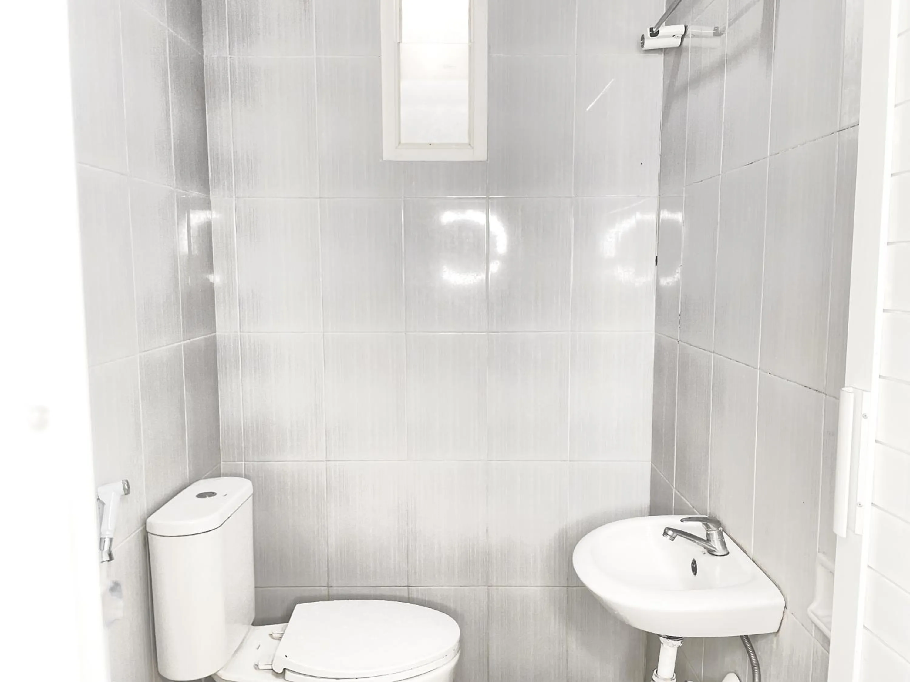 Bathroom in Hotel O Kate'el Inn