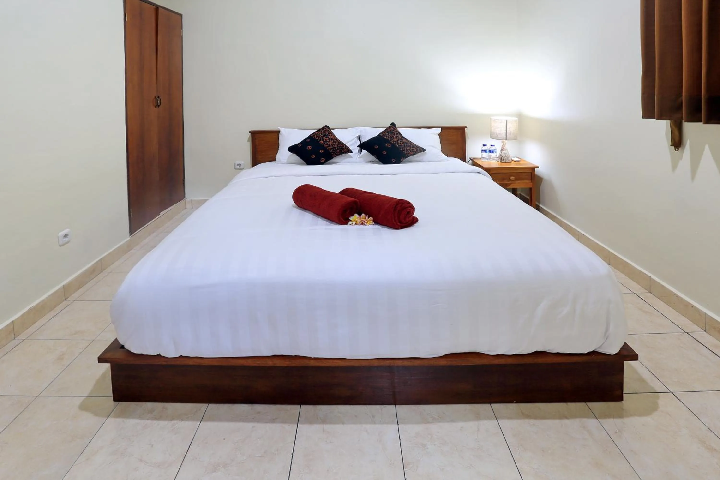 Photo of the whole room, Bed in Manda Homestay