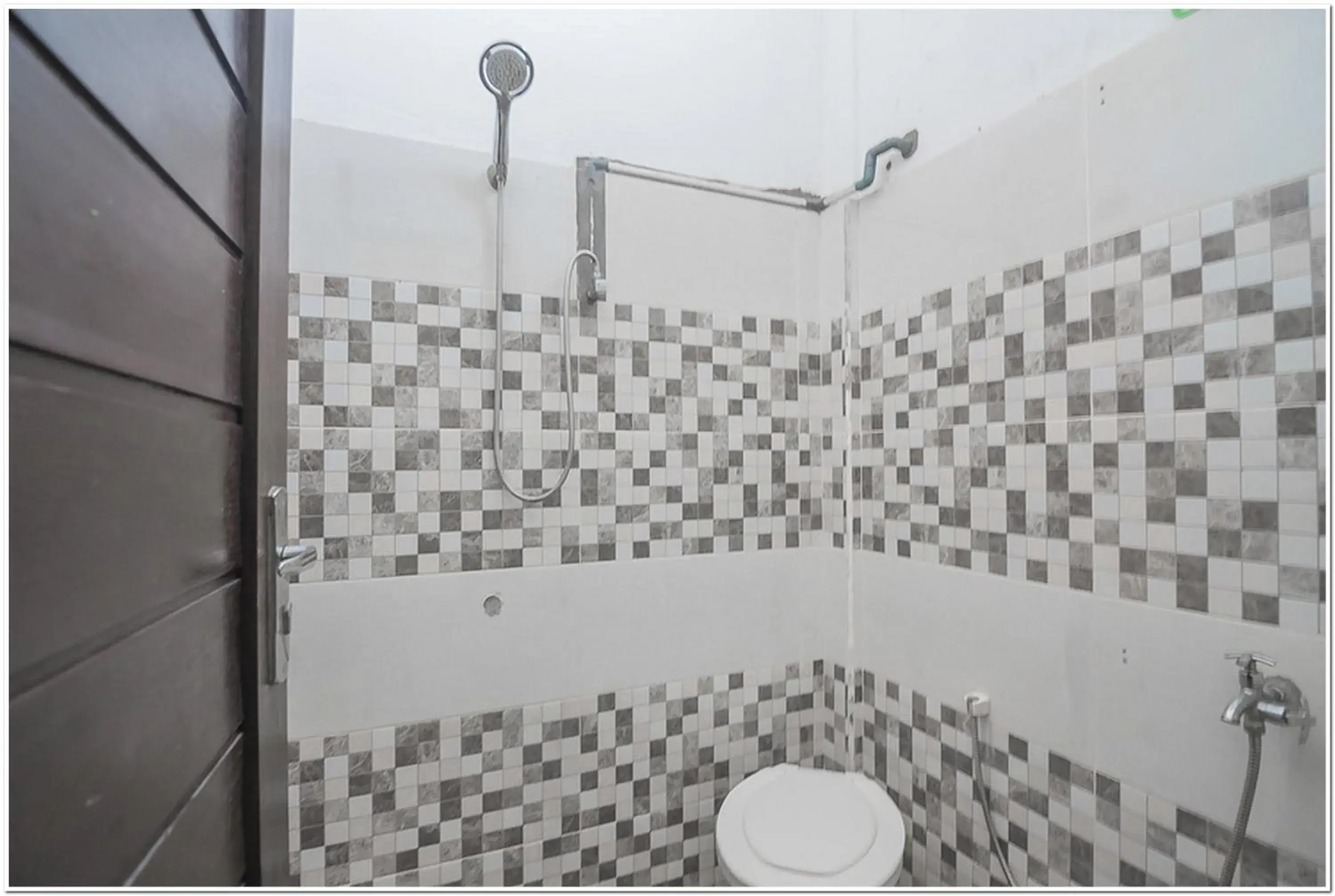 Twin Room in RedDoorz near Lapangan Tenis Balikpapan Twin Room in RedDoorz near Lapangan Tenis Balikpapan