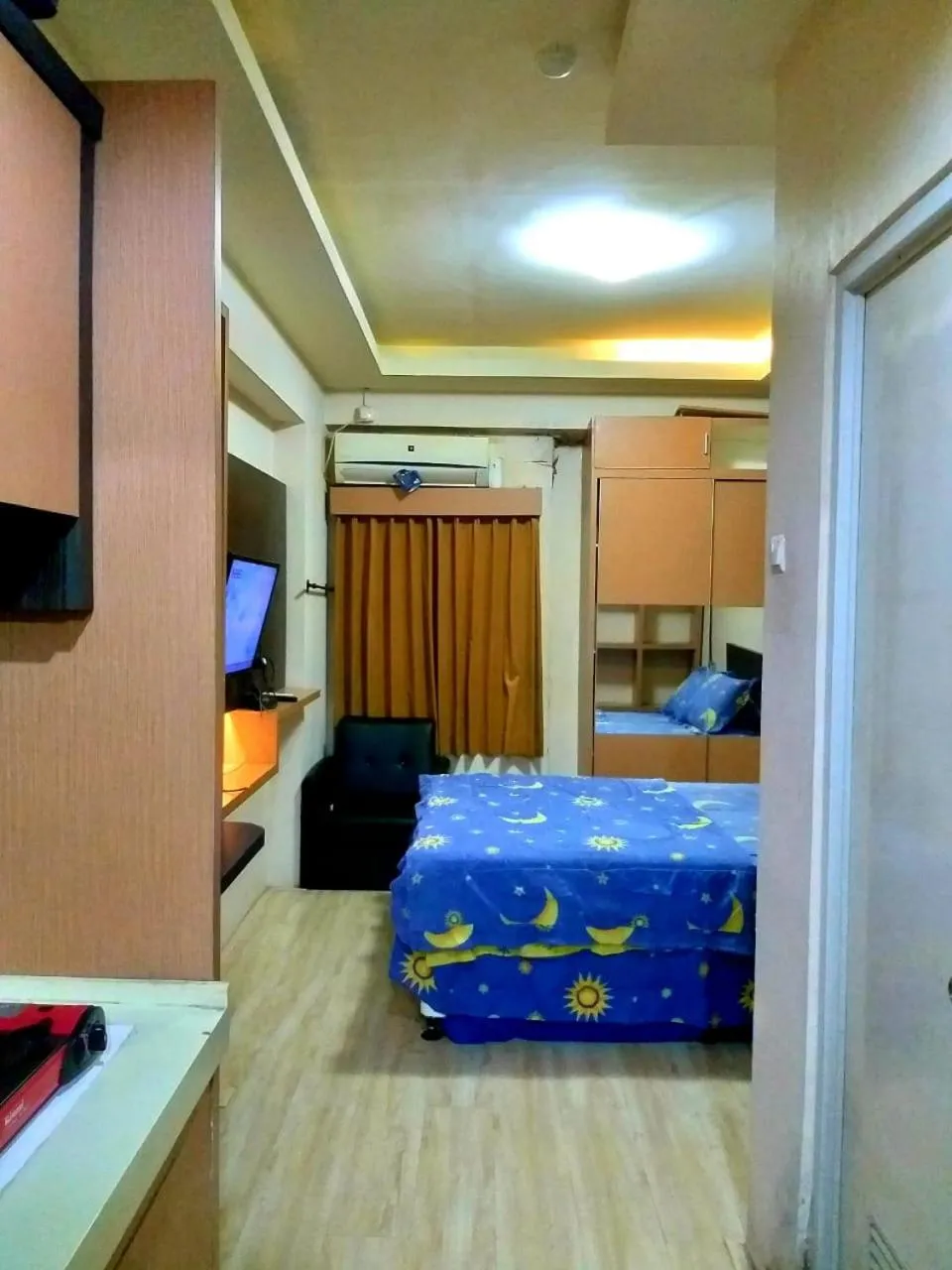 Bedroom, Bed in The Suites Metro by Faris Property