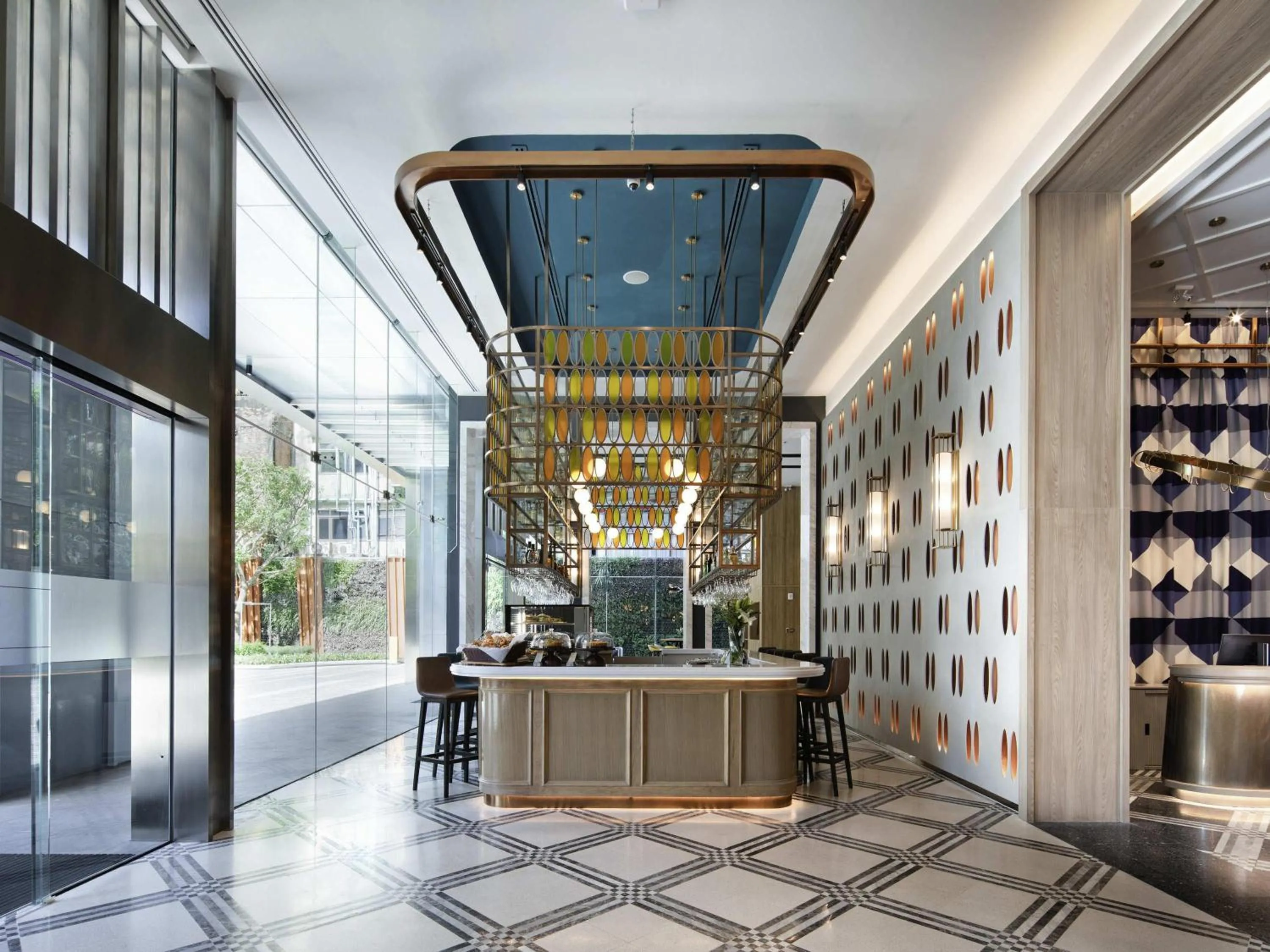 Lounge or bar in ibis Bangkok Sukhumvit 24