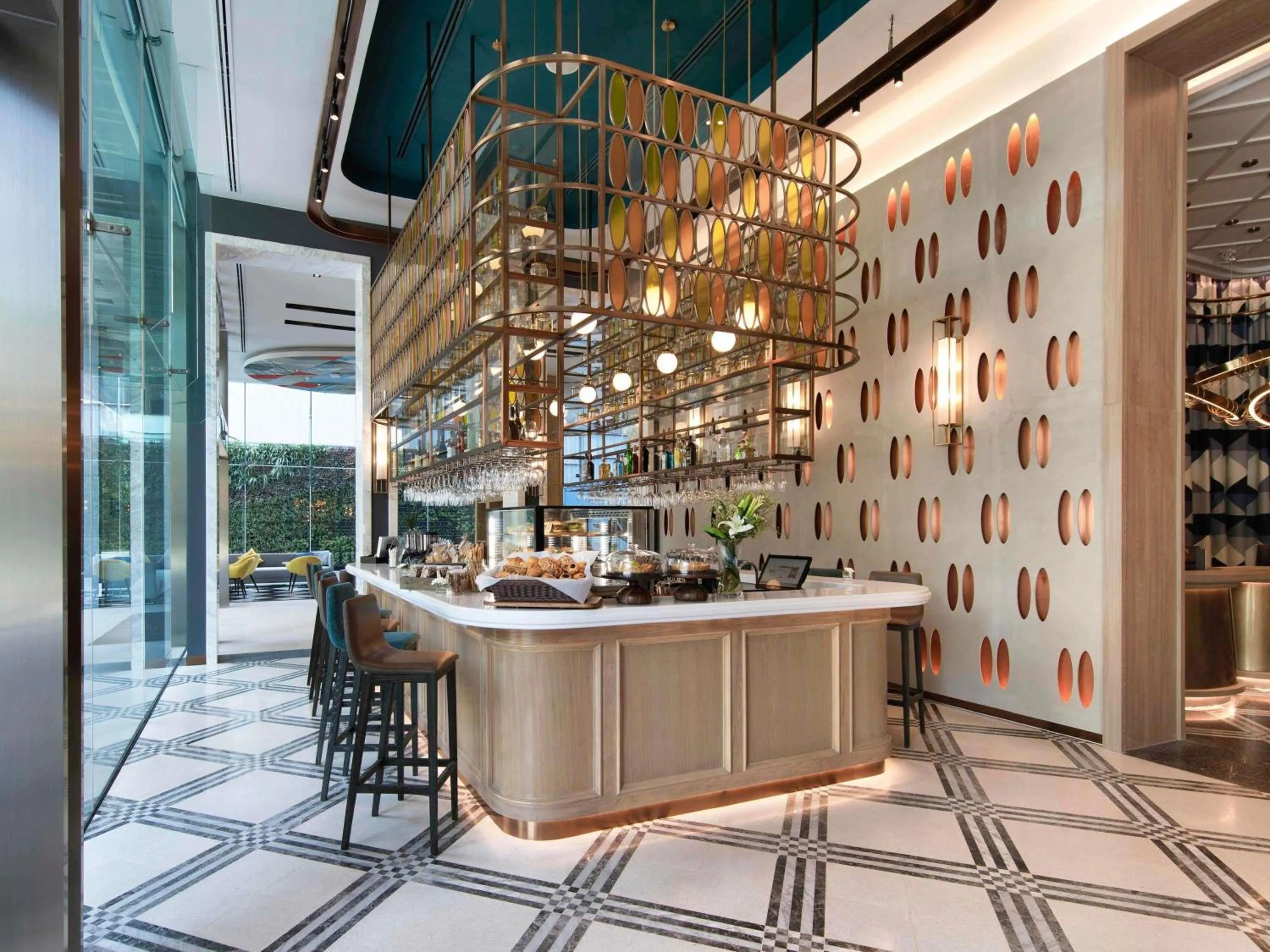 Lounge or bar in ibis Bangkok Sukhumvit 24