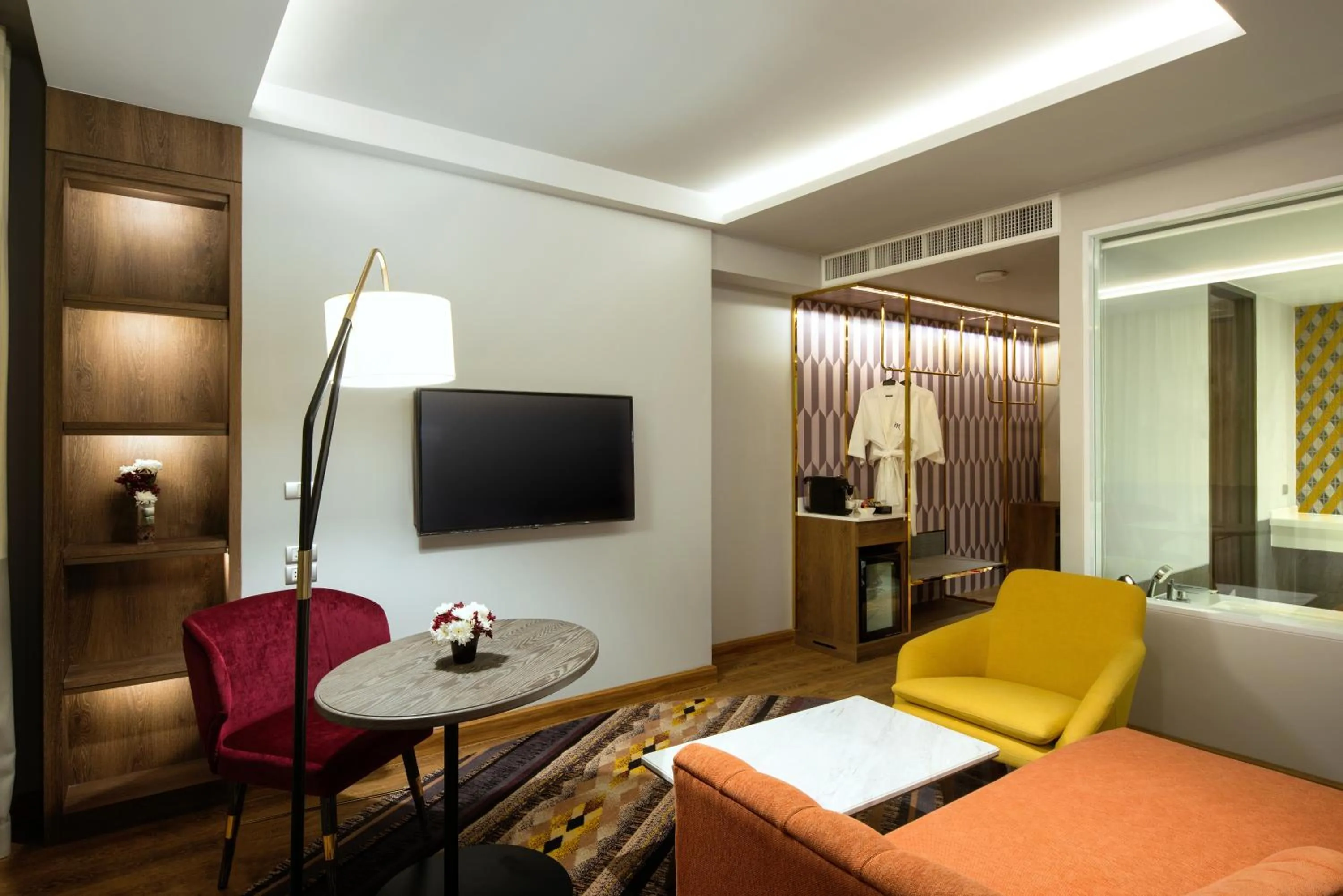 Bed in Mercure Bangkok Sukhumvit 24