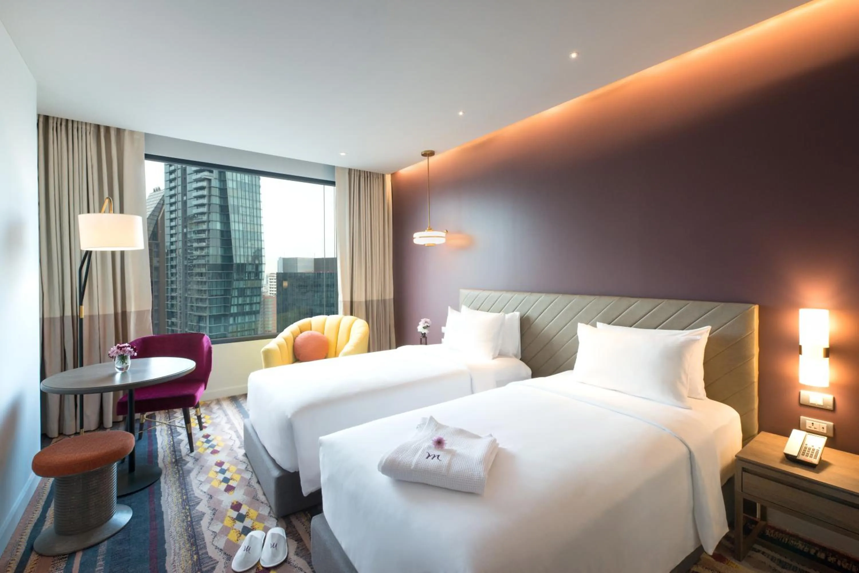 Bed in Mercure Bangkok Sukhumvit 24