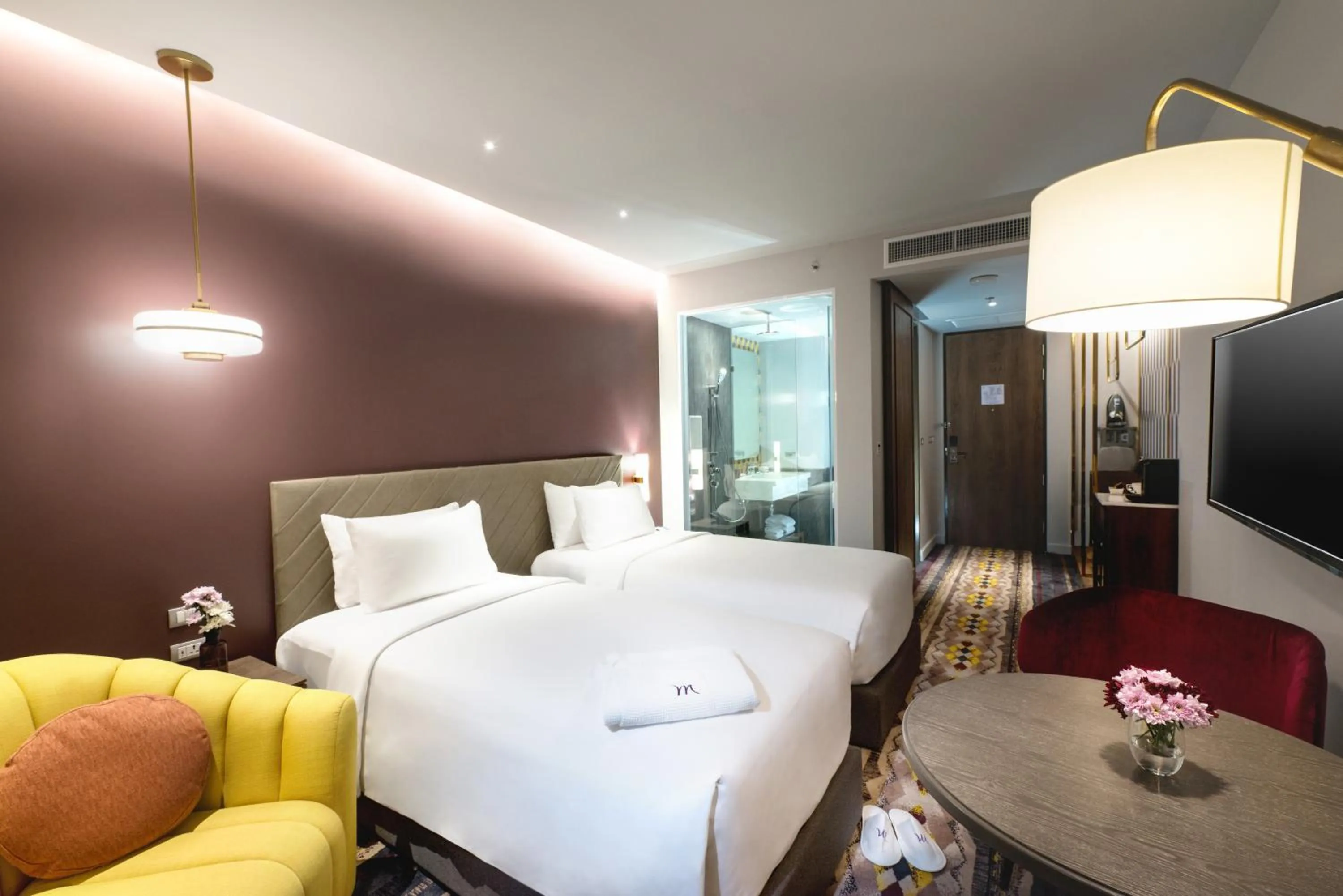 Bed in Mercure Bangkok Sukhumvit 24
