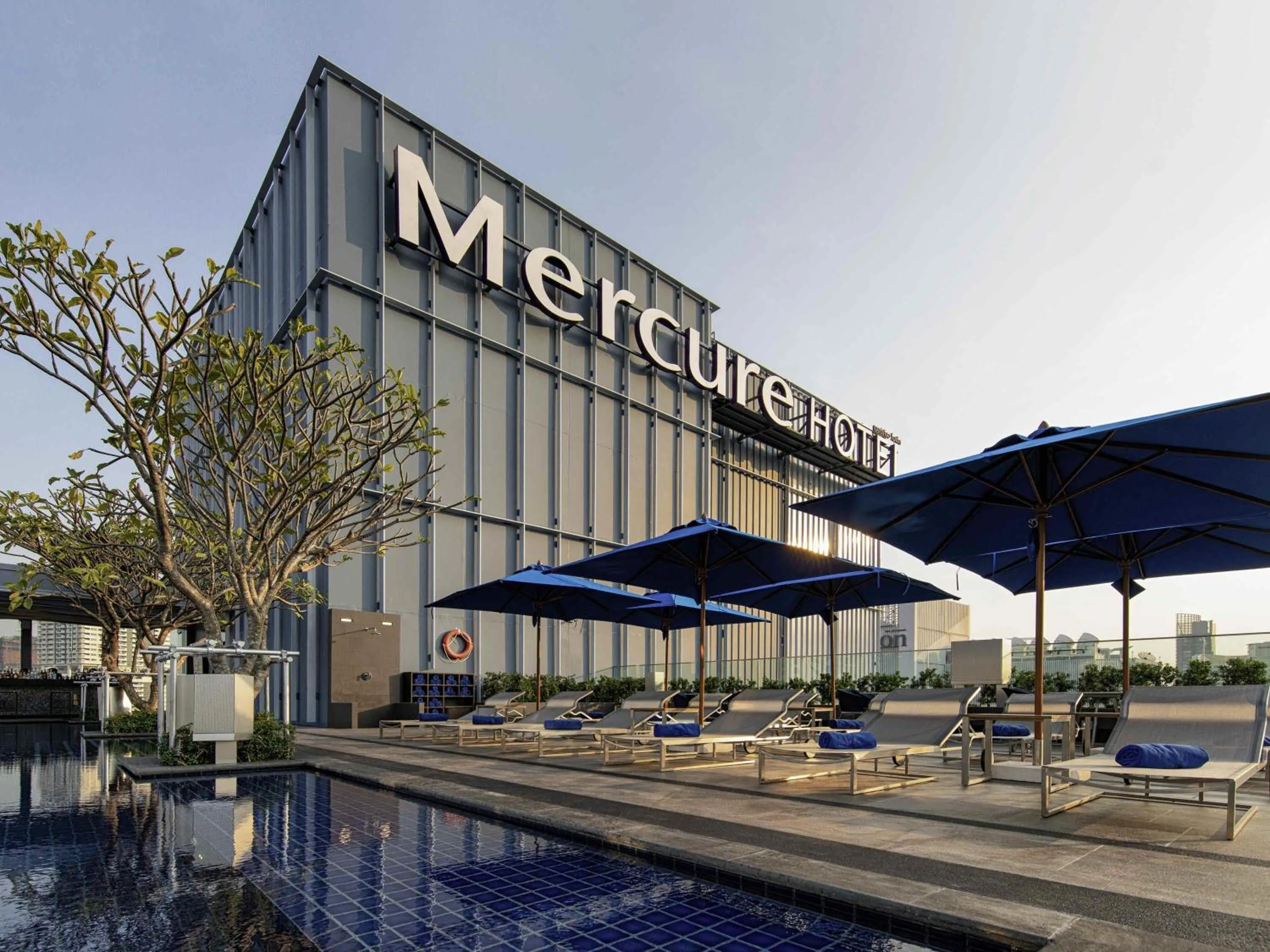 Property building in Mercure Bangkok Sukhumvit 24
