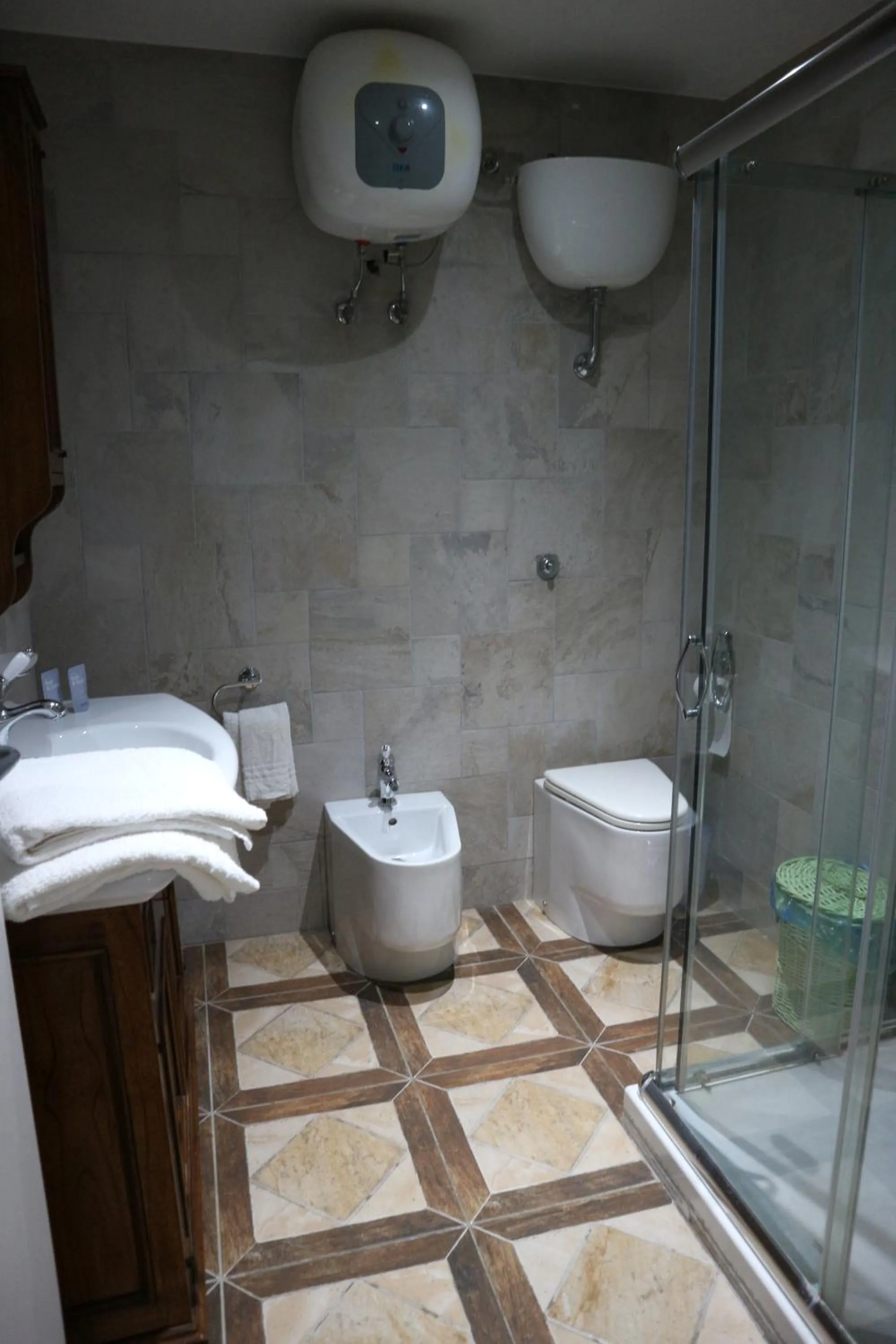 Bathroom in torquemada beach club