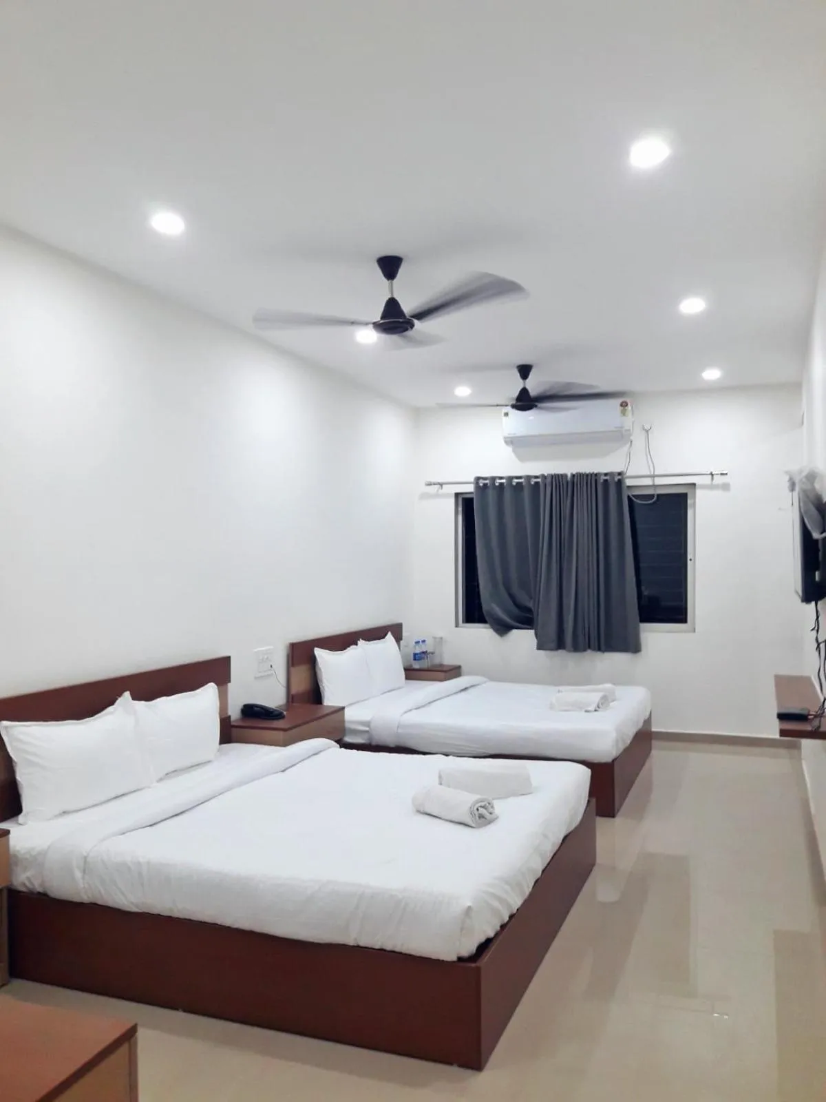 Bedroom, Bed in HOTEL PARK VICTORIA