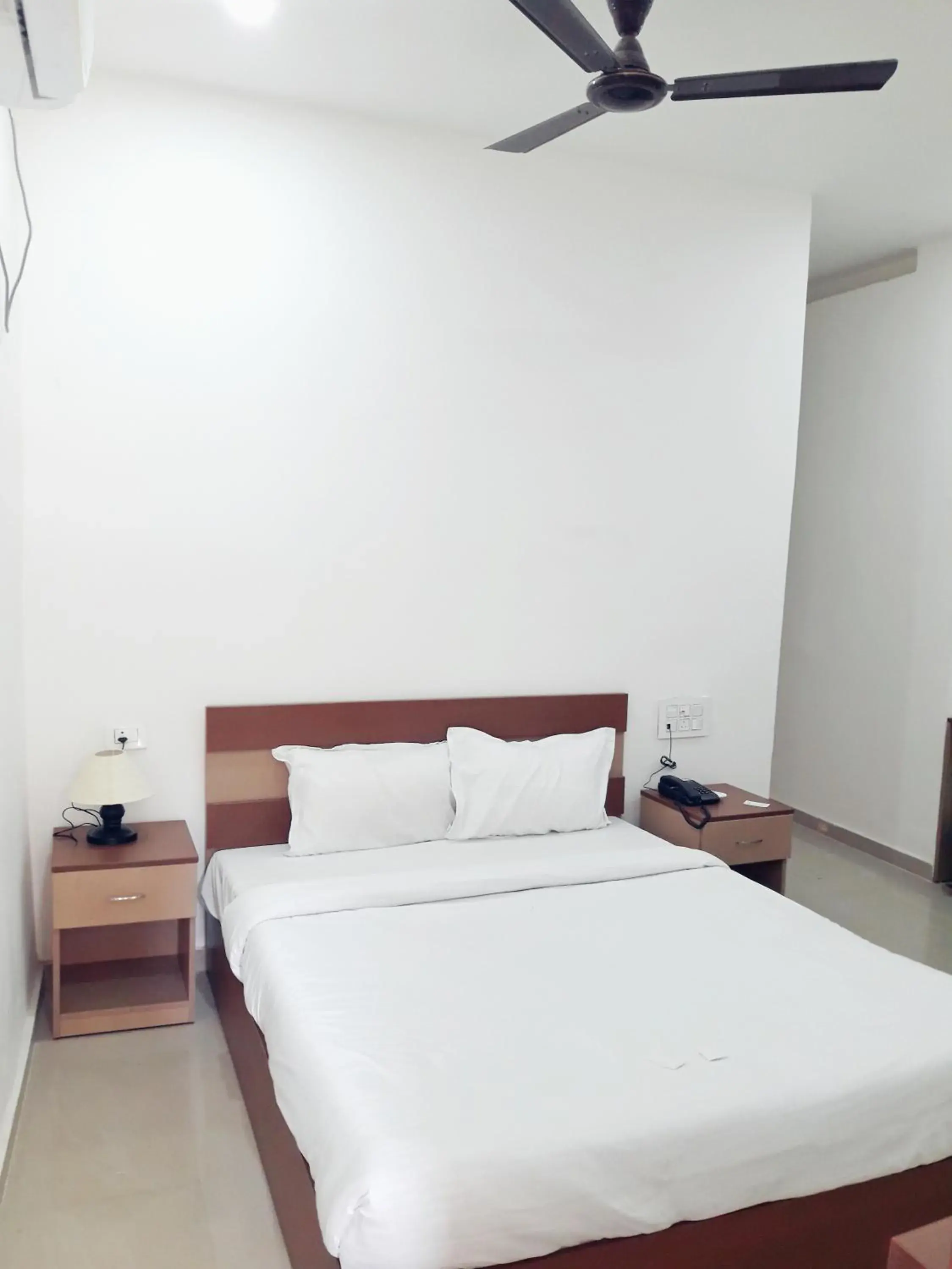 Economy Double Room with No Window in HOTEL PARK VICTORIA Economy Double Room with No Window in HOTEL PARK VICTORIA