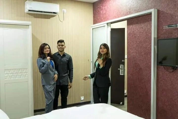 Staff in HOTEL PARK VICTORIA