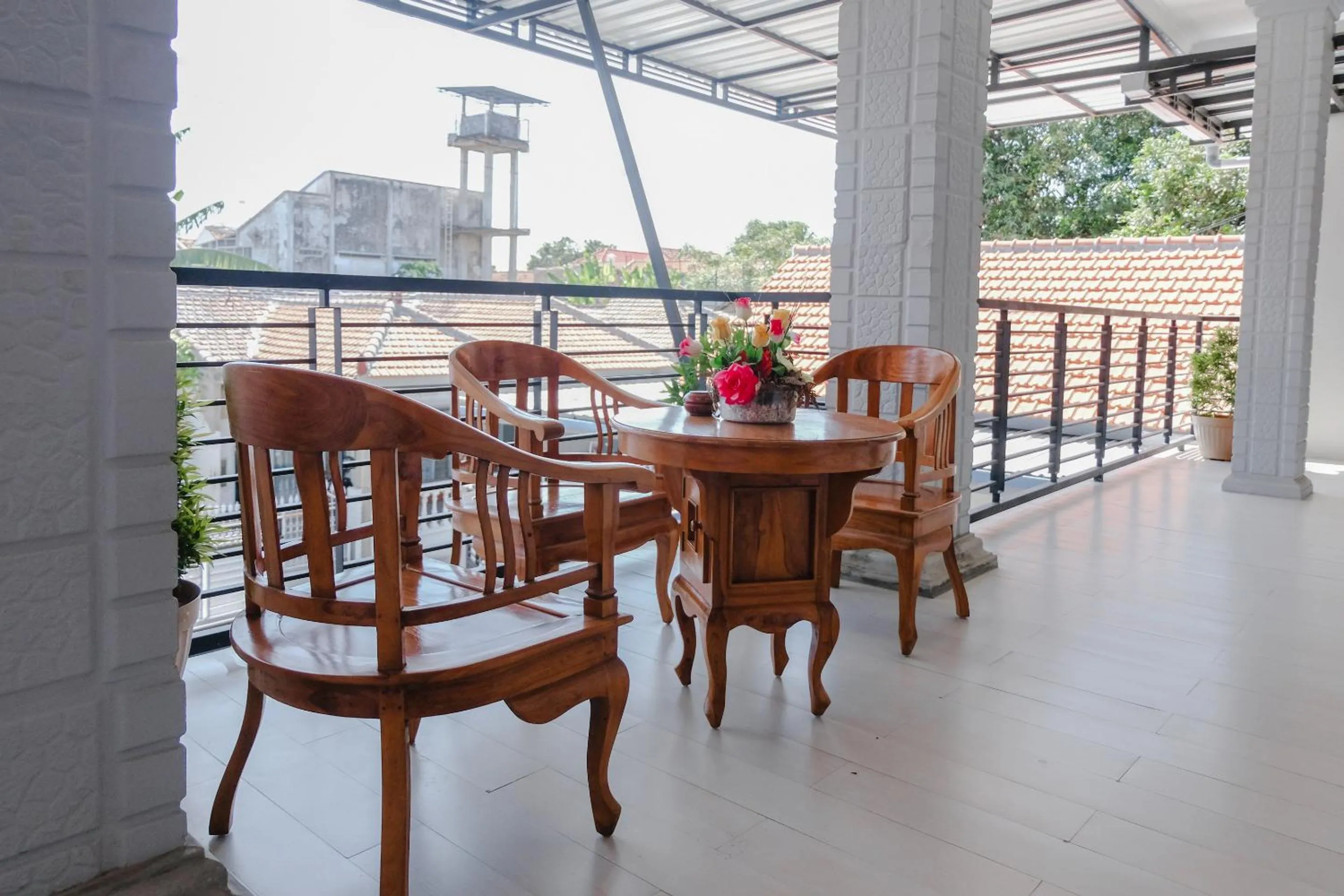 Balcony/Terrace in OYO 1566 El Reyshi Family Residence Syariah