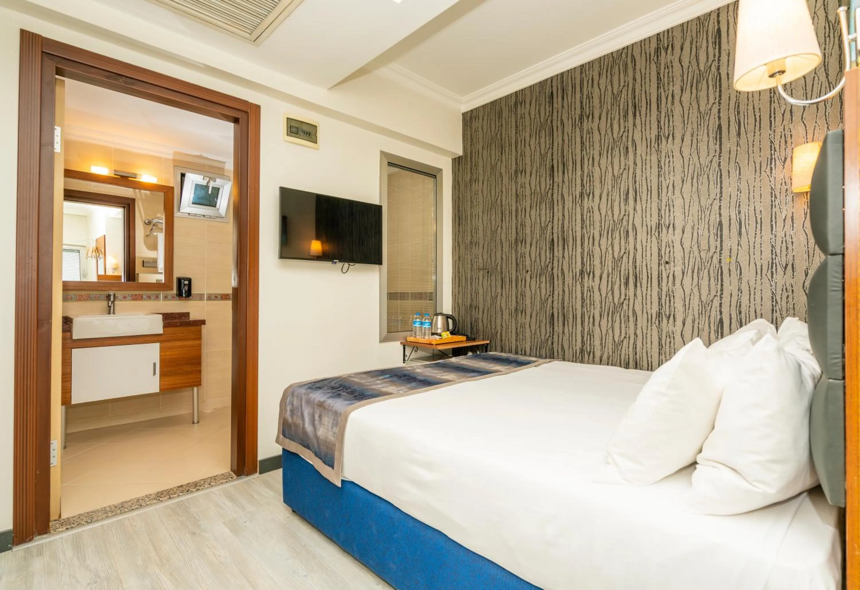 Bedroom, Bed in The Bostancı Otel