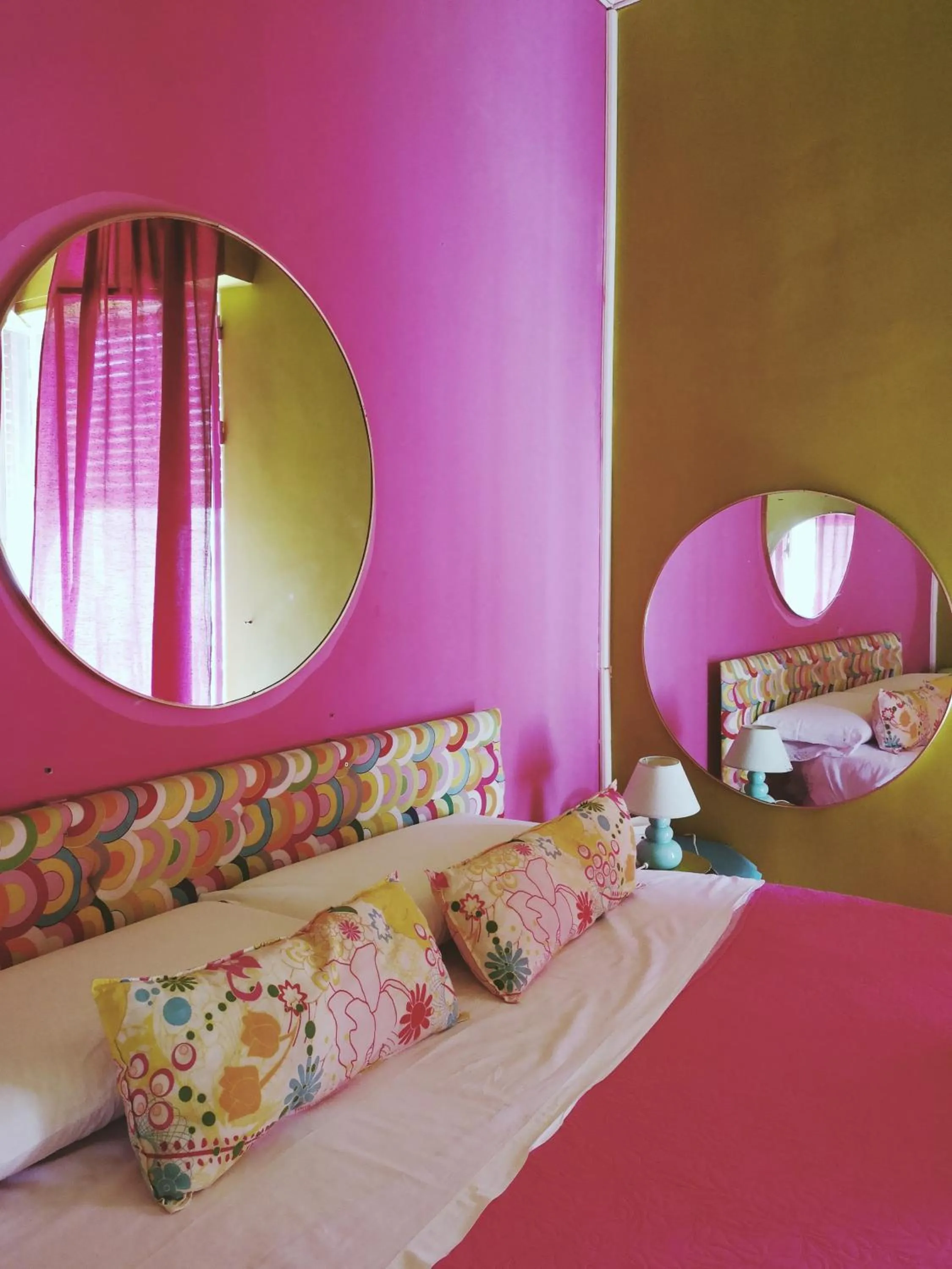 Decorative detail, Bed in Abali' Gran Sultanato