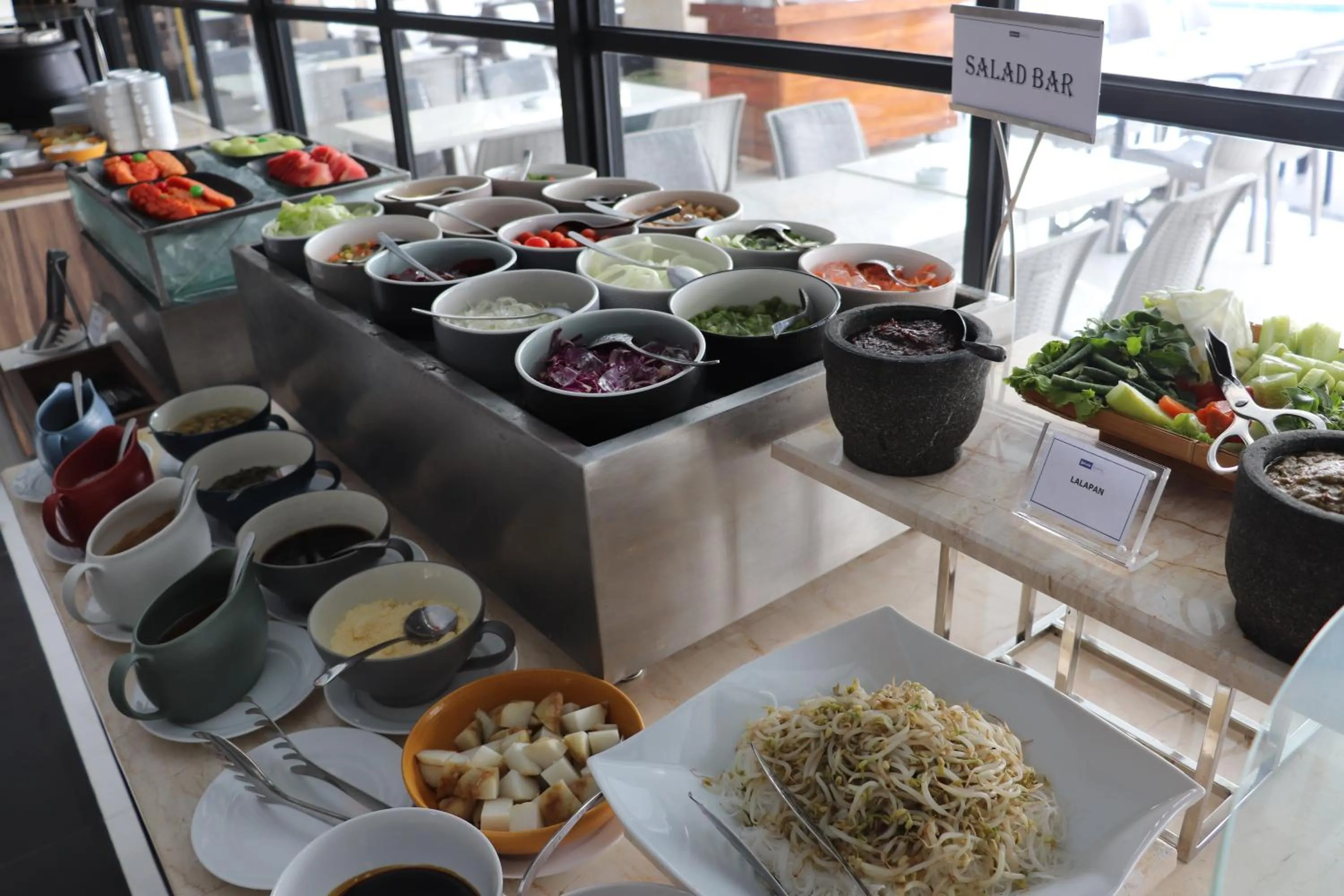 Restaurant/places to eat in Bigland Bogor Hotel Powered by Archipelago