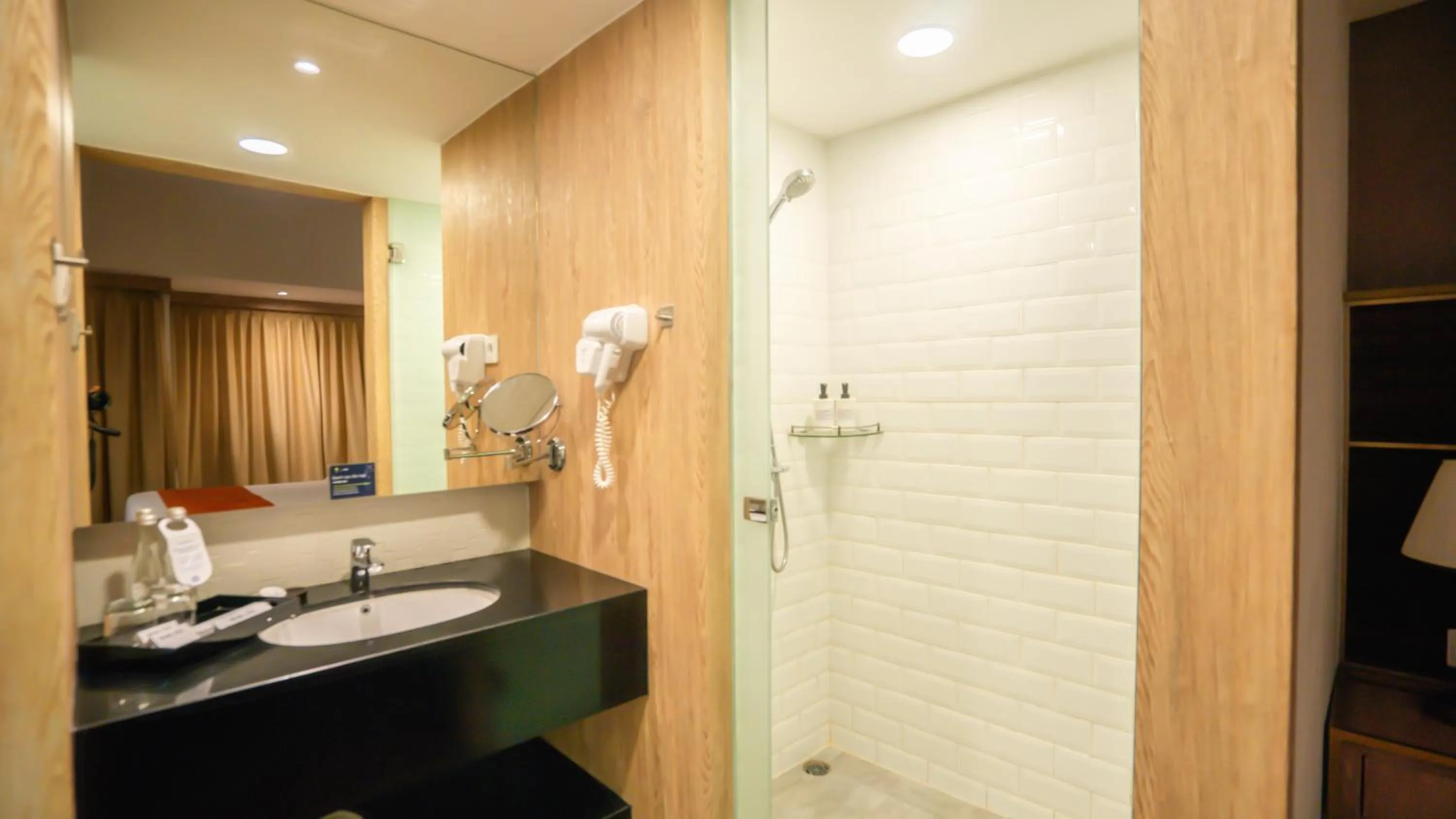 Bathroom in Bigland Bogor Hotel Powered by Archipelago