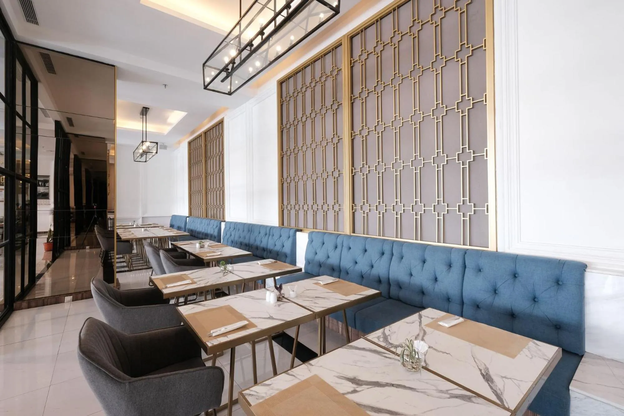 Restaurant/places to eat in Bigland Bogor Hotel Powered by Archipelago