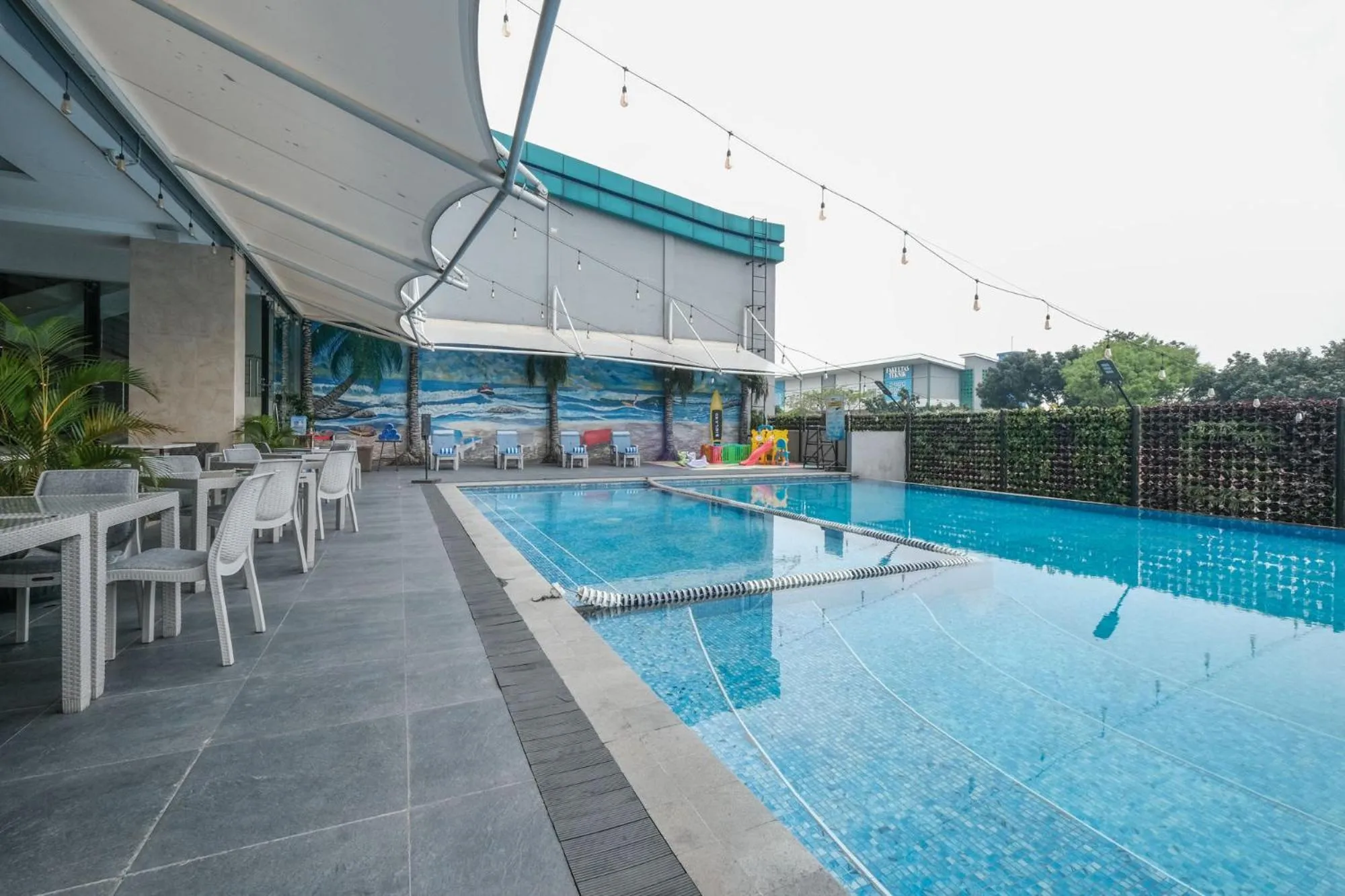 Swimming pool in Bigland Bogor Hotel Powered by Archipelago